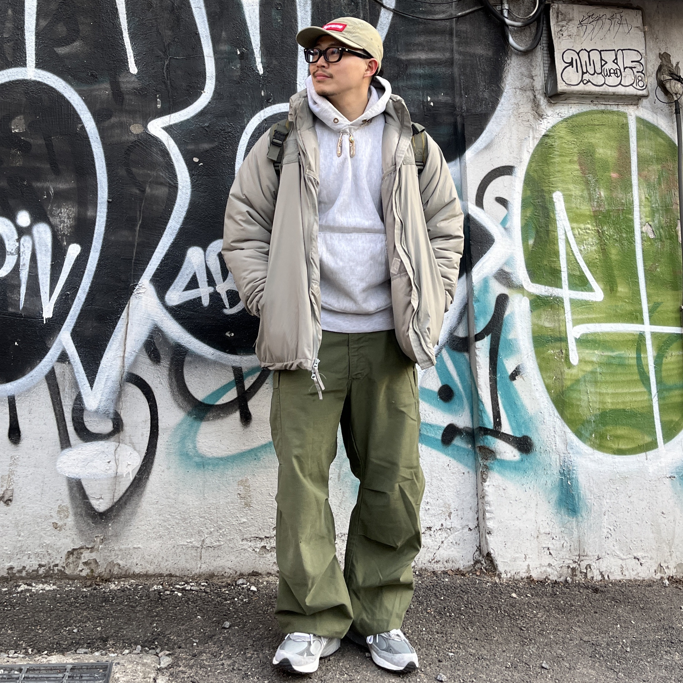Supreme Military Camp Cap Olive - 20FW, New Balance 993 Made in USA Grey - D Standard 착용 스타일
