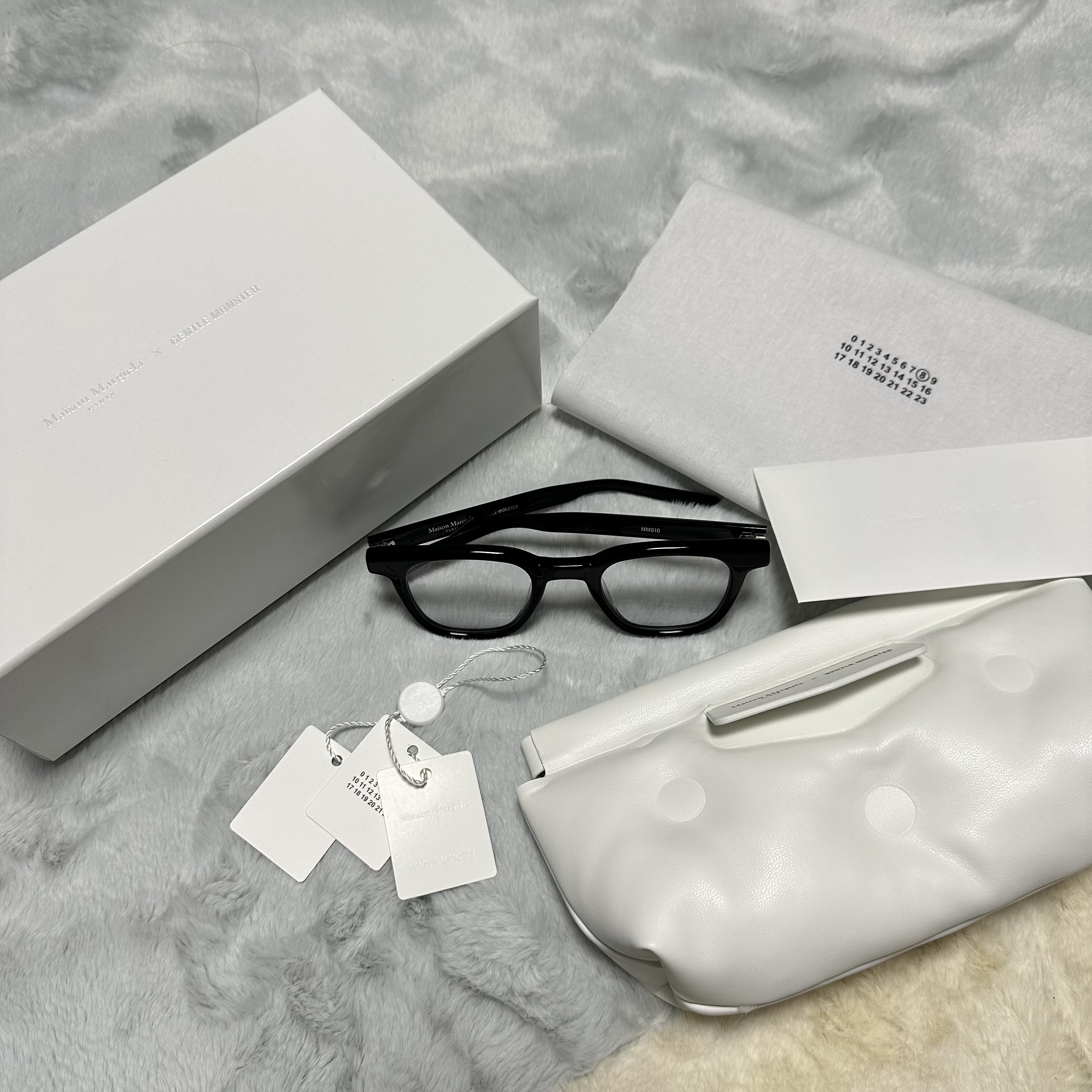 Gentle Monster x Maison Margiela MM010 Clear Black 착용 스타일 - 2