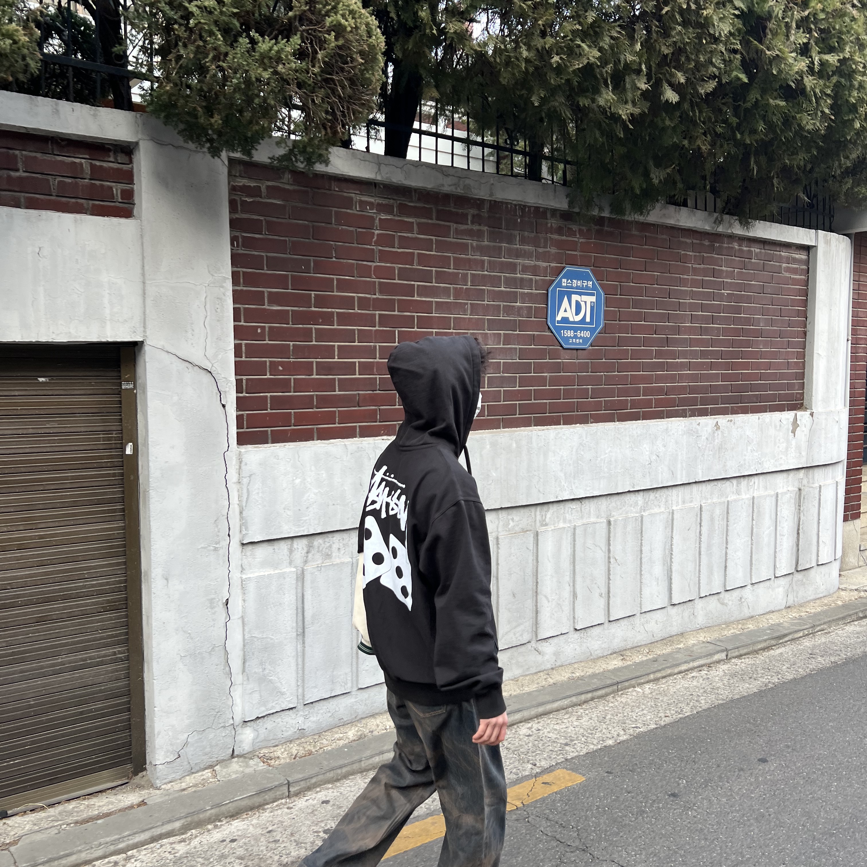 Stussy Dice Pigment Dyed Hoodie Black, Nike Air Force 1 '07 WB Flax 착용 스타일 - 2