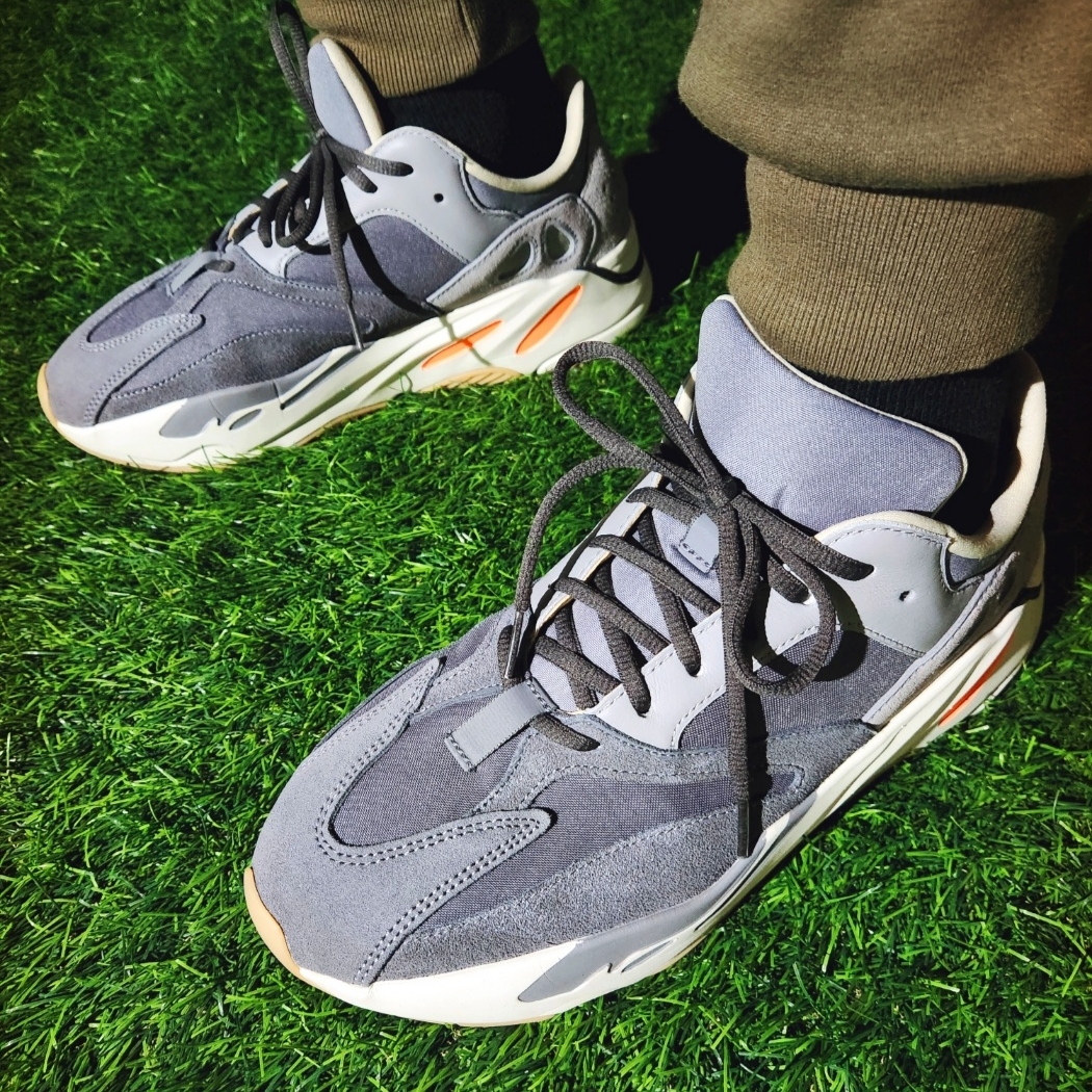 Adidas Yeezy Boost 700 Magnet 착용 스타일 - 5