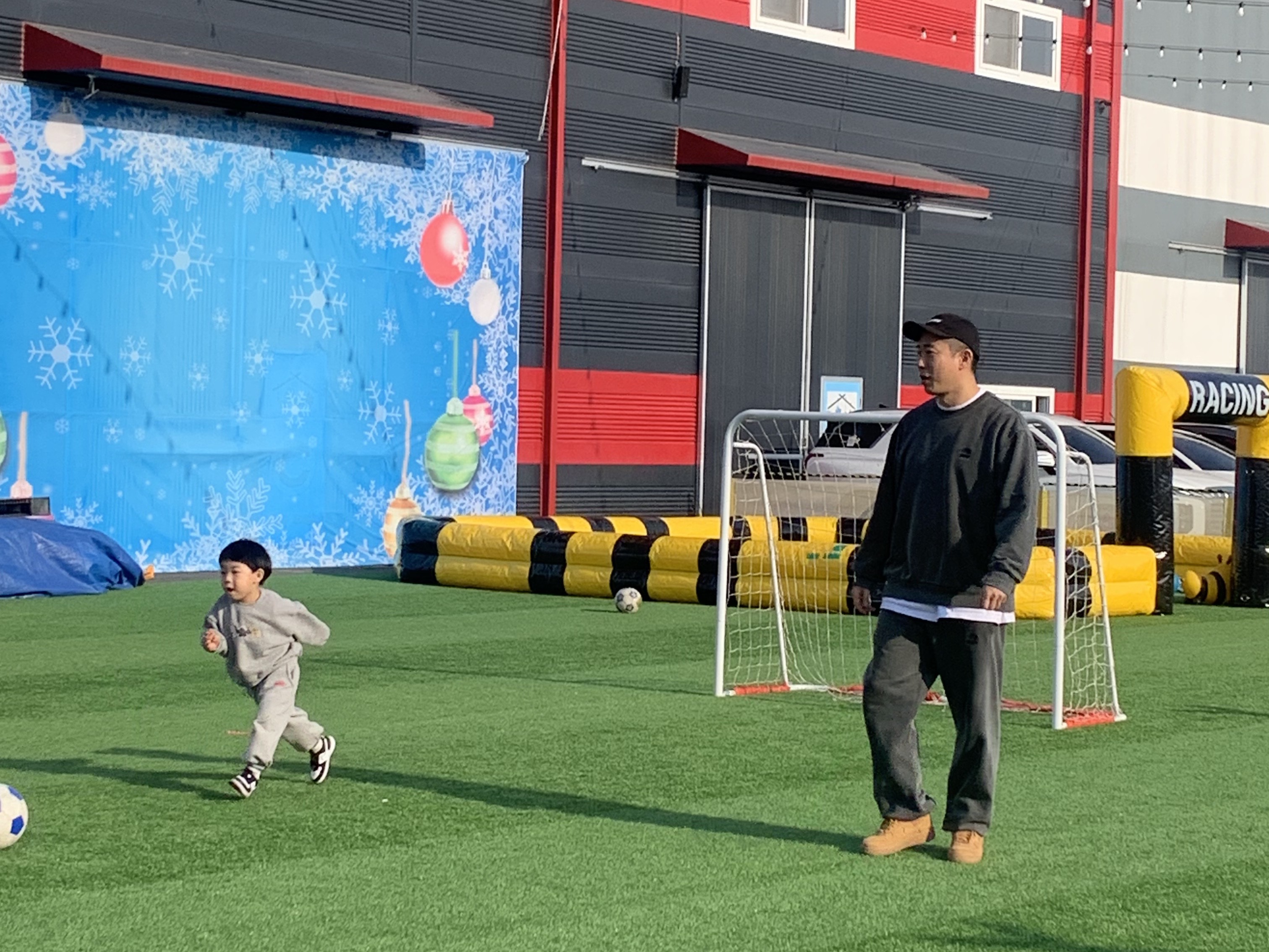 Supreme x The North Face Pigment Printed Crewneck Black - 21SS, Supreme x The North Face Pigment Printed Sweatpants Black - 21SS 착용 스타일