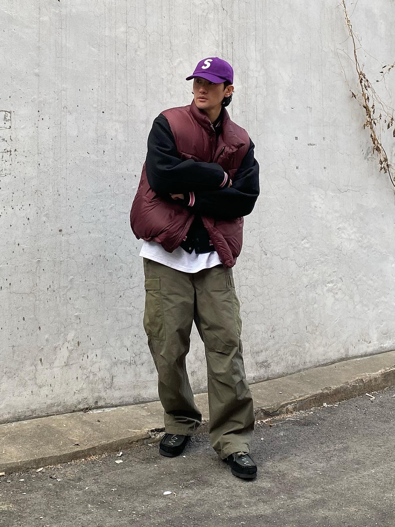 Stussy S Talk Melton Varsity Jacket Black, Supreme Boiled Wool S Logo 6-Panel Purple - 22FW 착용 스타일 - 2