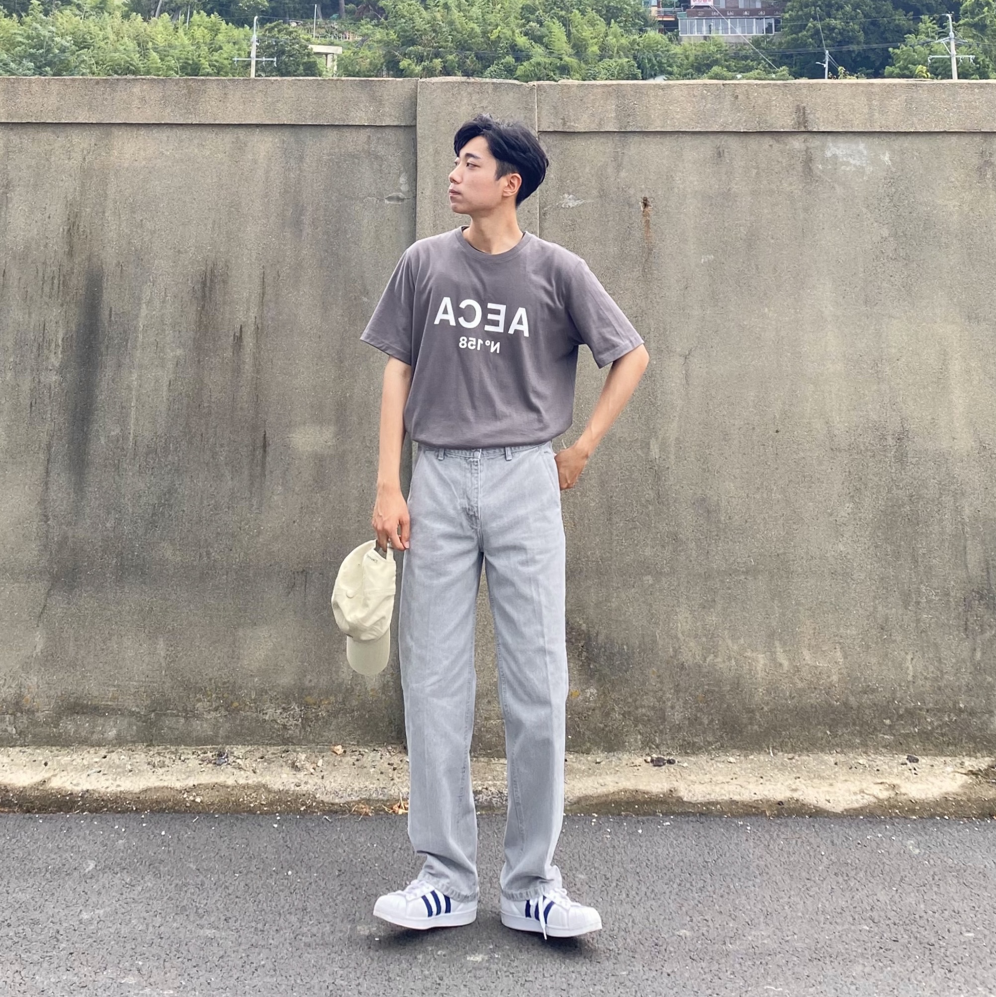 Adidas Superstar White Black 착용 스타일