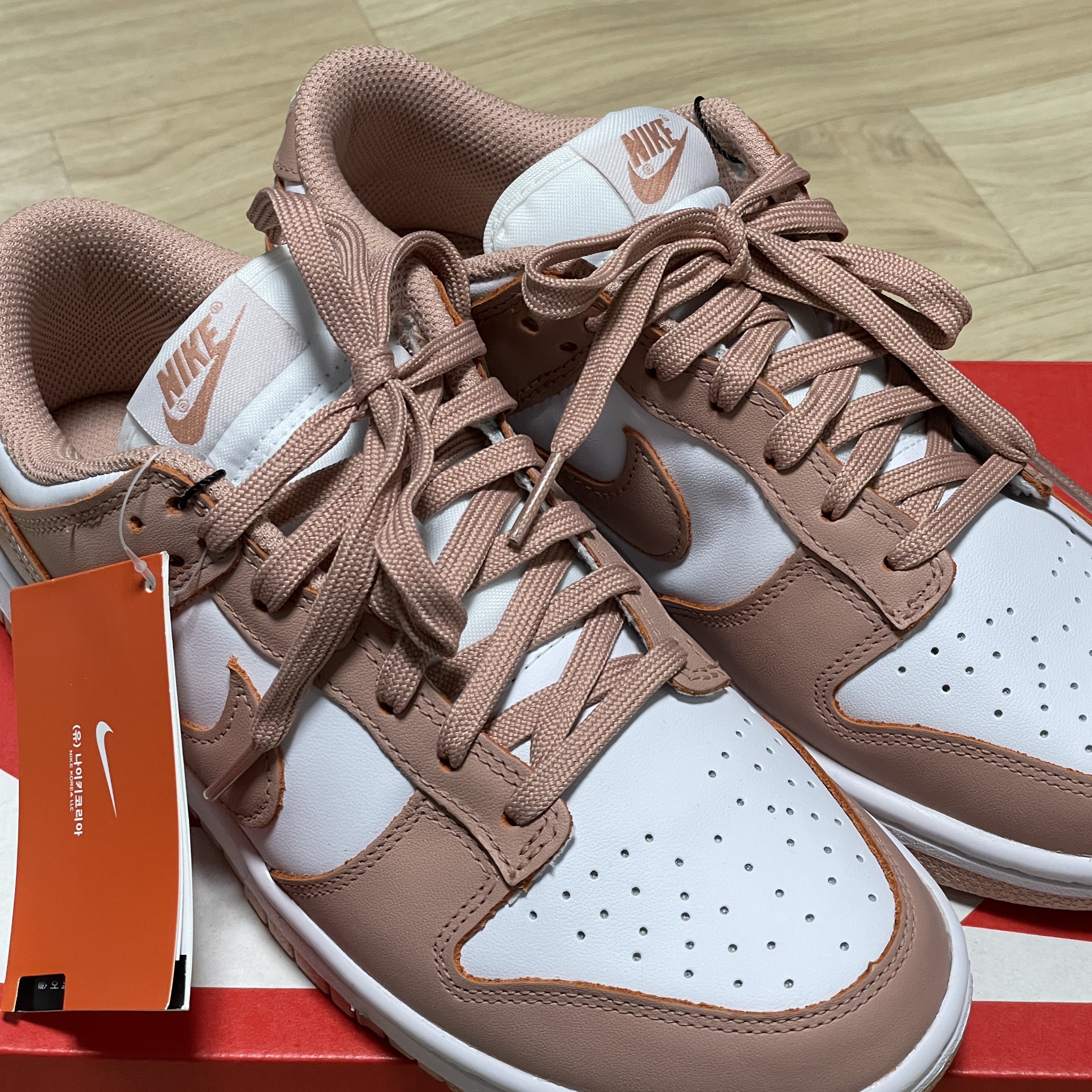 (W) Nike Dunk Low Rose Whisper 착용 스타일 - 2
