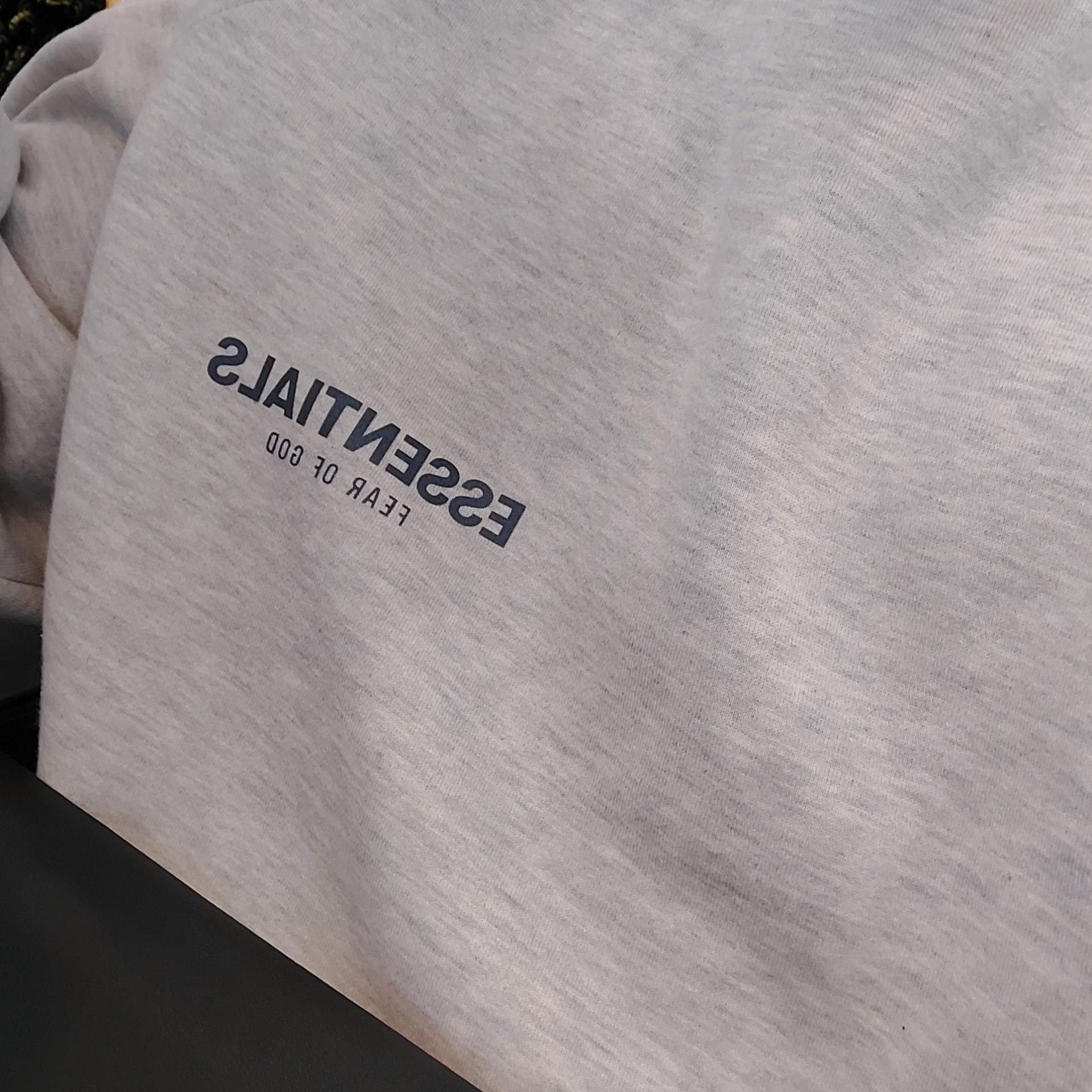 Essentials The Core Collection Pullover Crewneck Oatmeal 착용 스타일