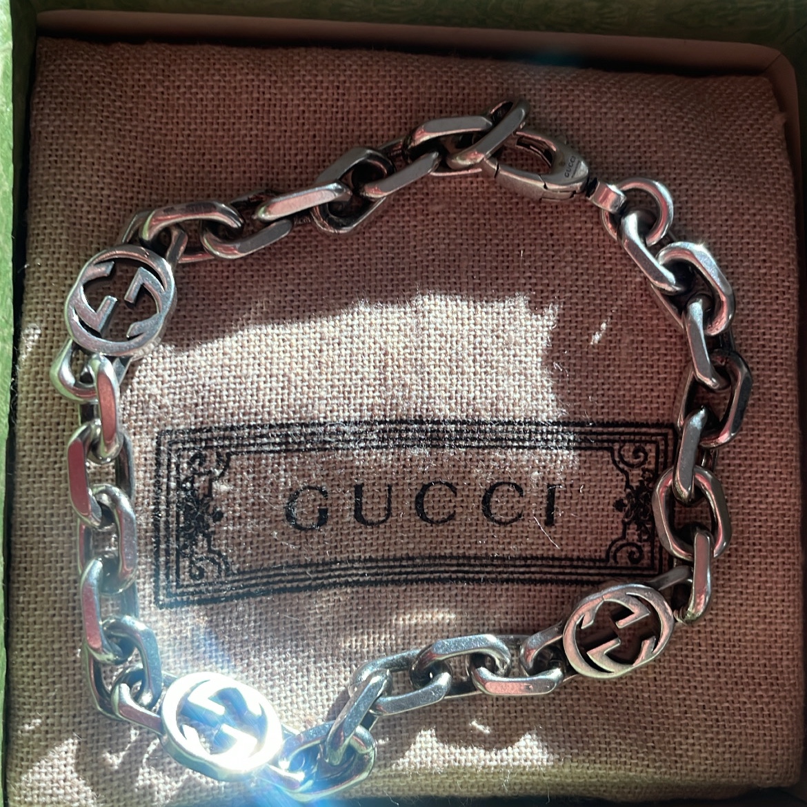 Gucci Interlocking G Bracelet Silver 착용 스타일