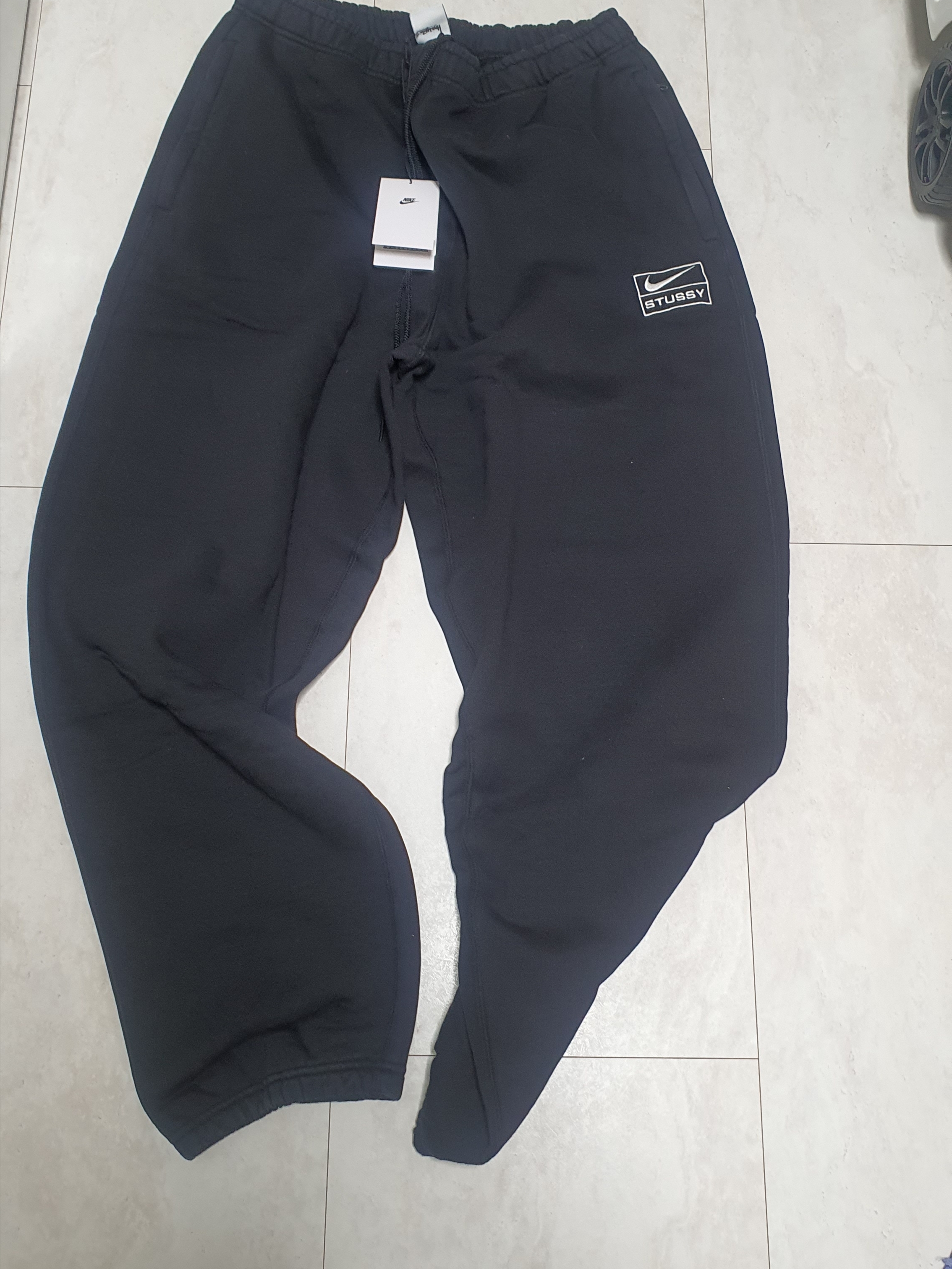 Nike x Stussy NRG Washed Fleece Pants Black (DO5296-010) 착용 스타일 - 3