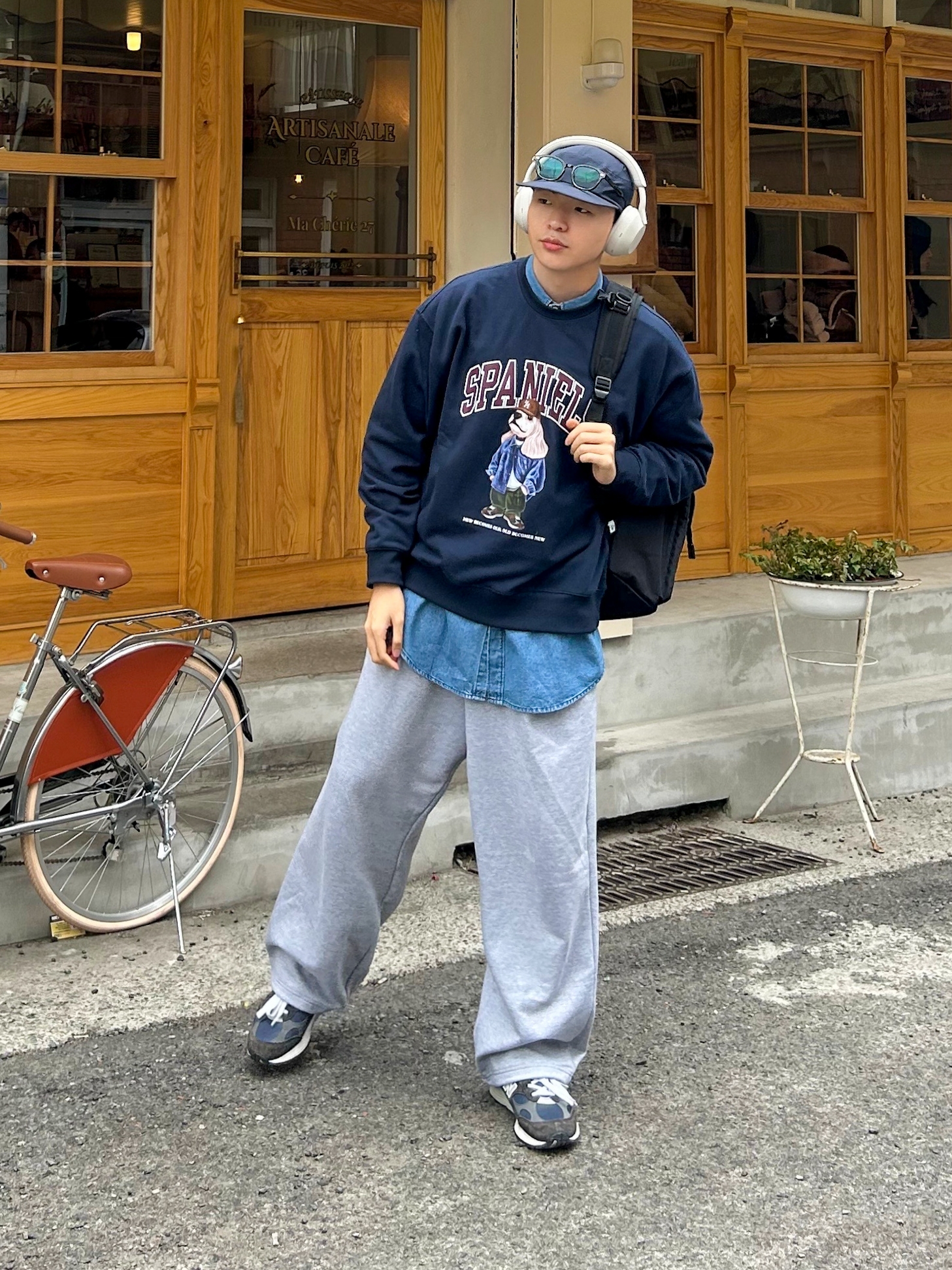 Sony WH-1000XM5 Silver (Korean Ver.), New Balance 992 Made in USA Navy 착용 스타일 - 1