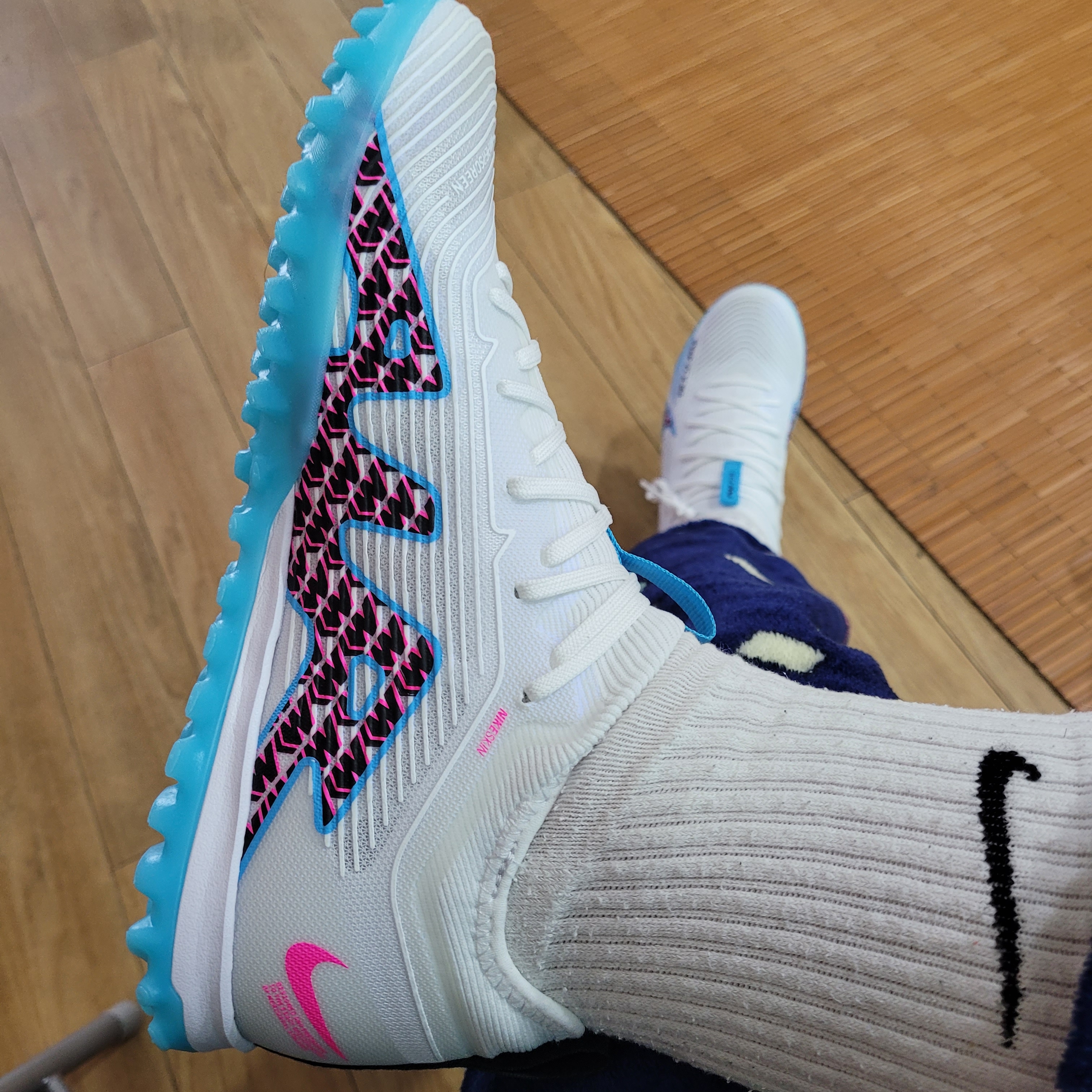 Nike Zoom Mercurial Vapor 15 Pro TF White Baltic Blue 착용 스타일 - 3