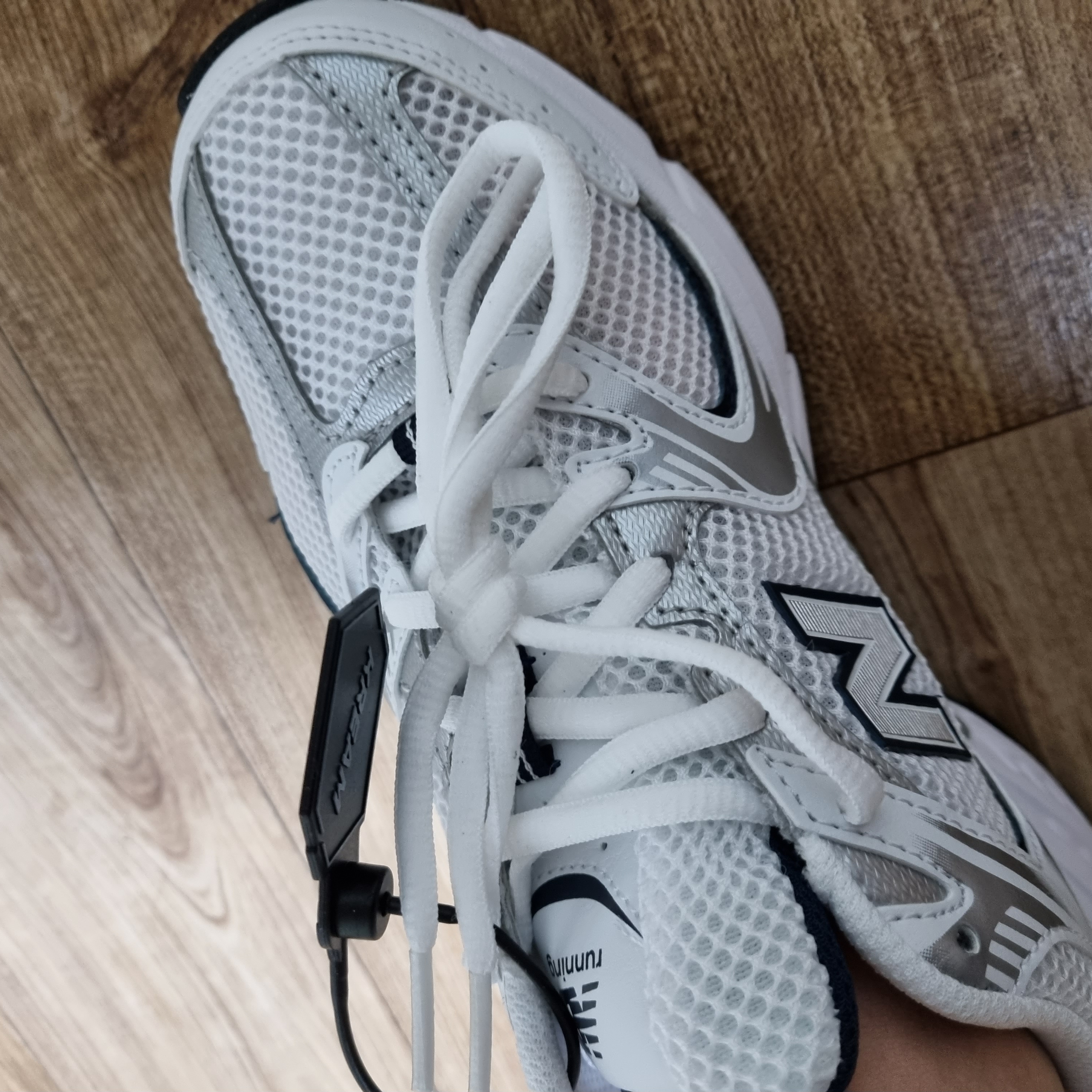 New Balance 530 White 착용 스타일 - 3