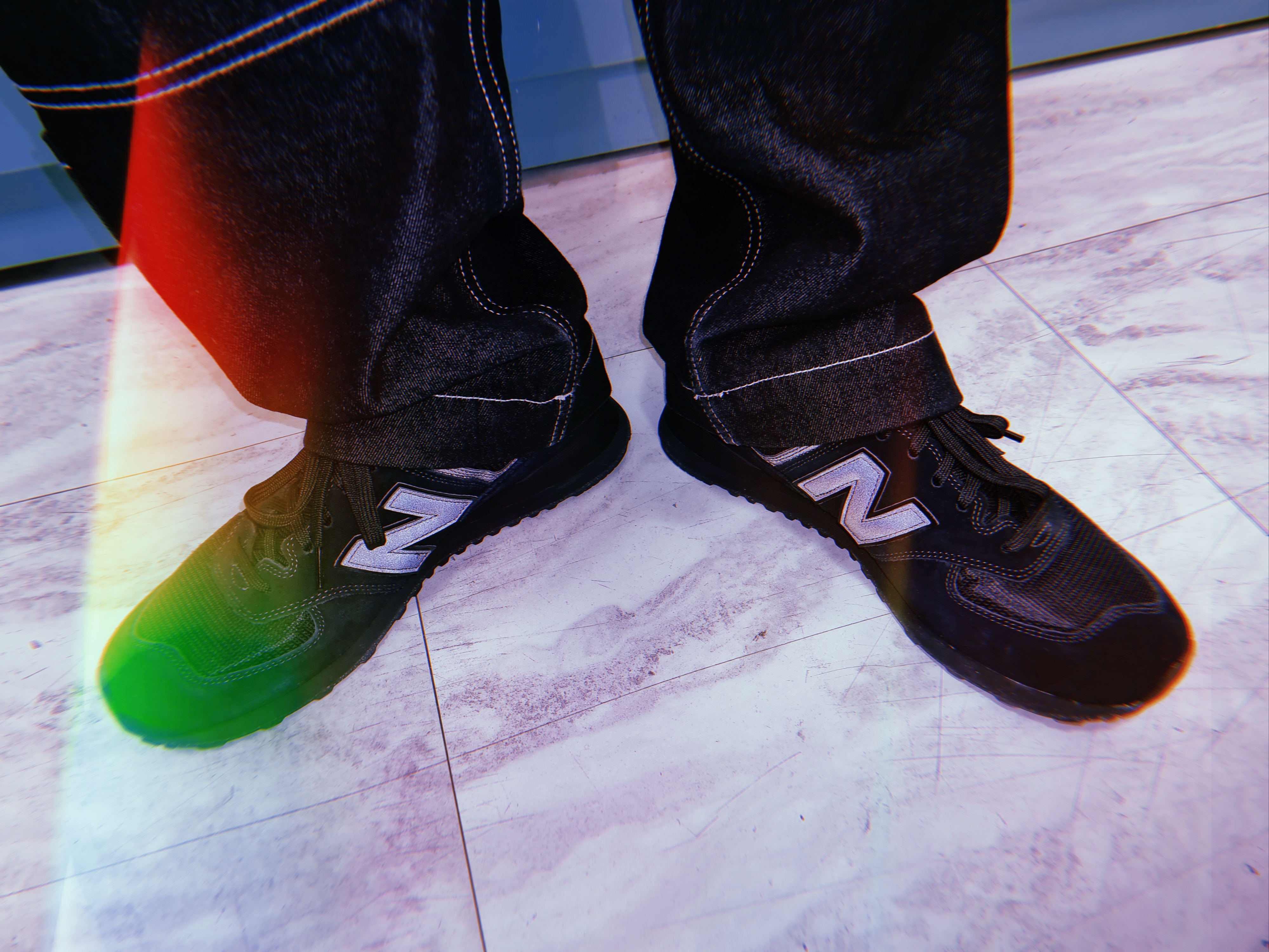 New Balance 574 Triple Black - D Standard 착용 스타일 - 2