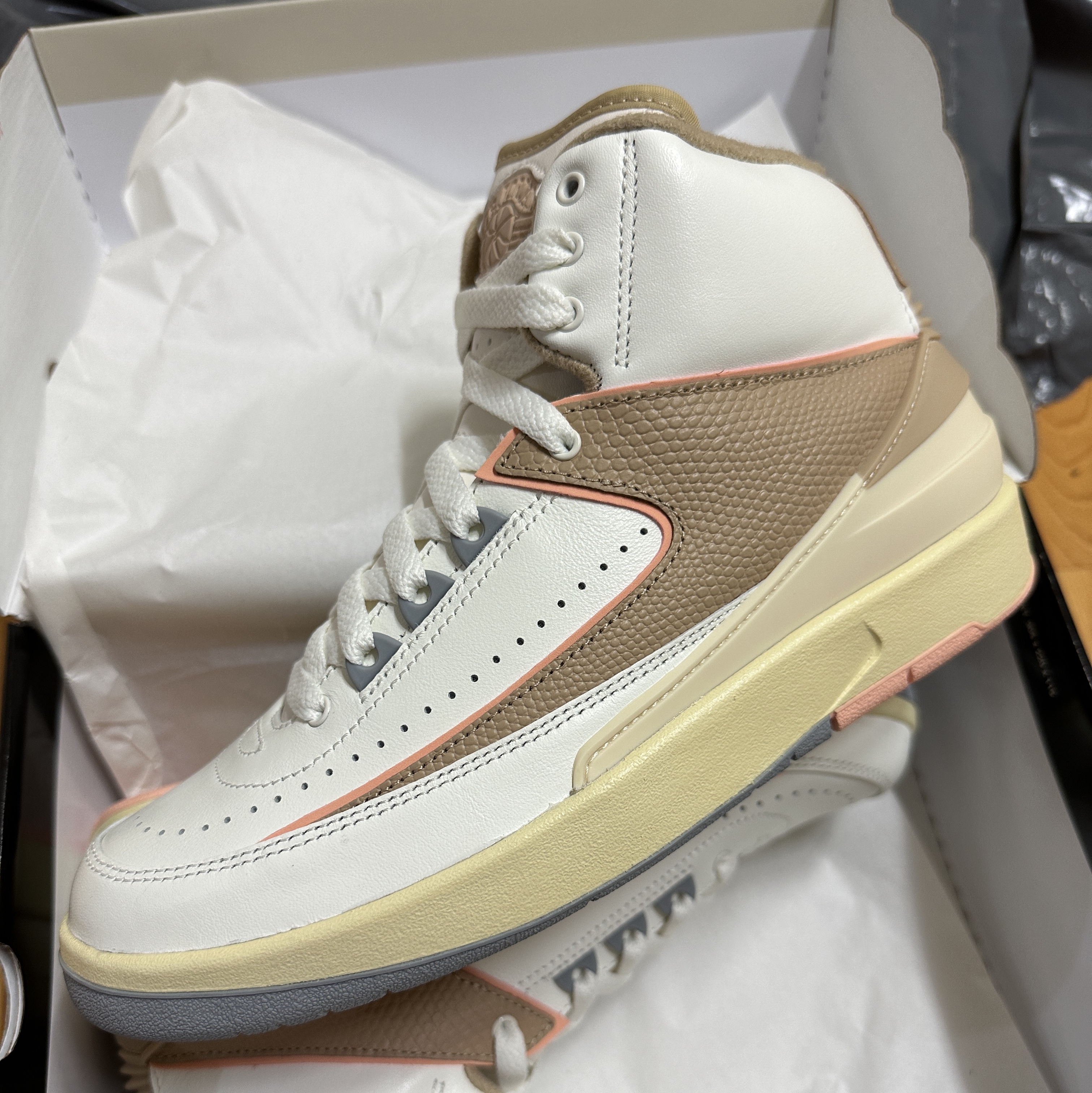 (W) Jordan 2 Retro Sunset Haze 착용 스타일 - 2