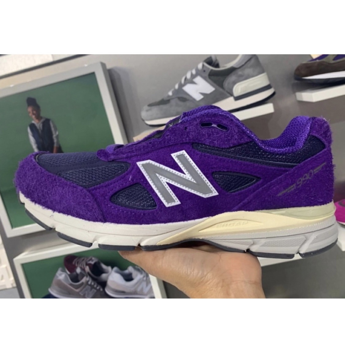 New Balance 990v4 Made in USA Purple Suede 착용 스타일 - 2