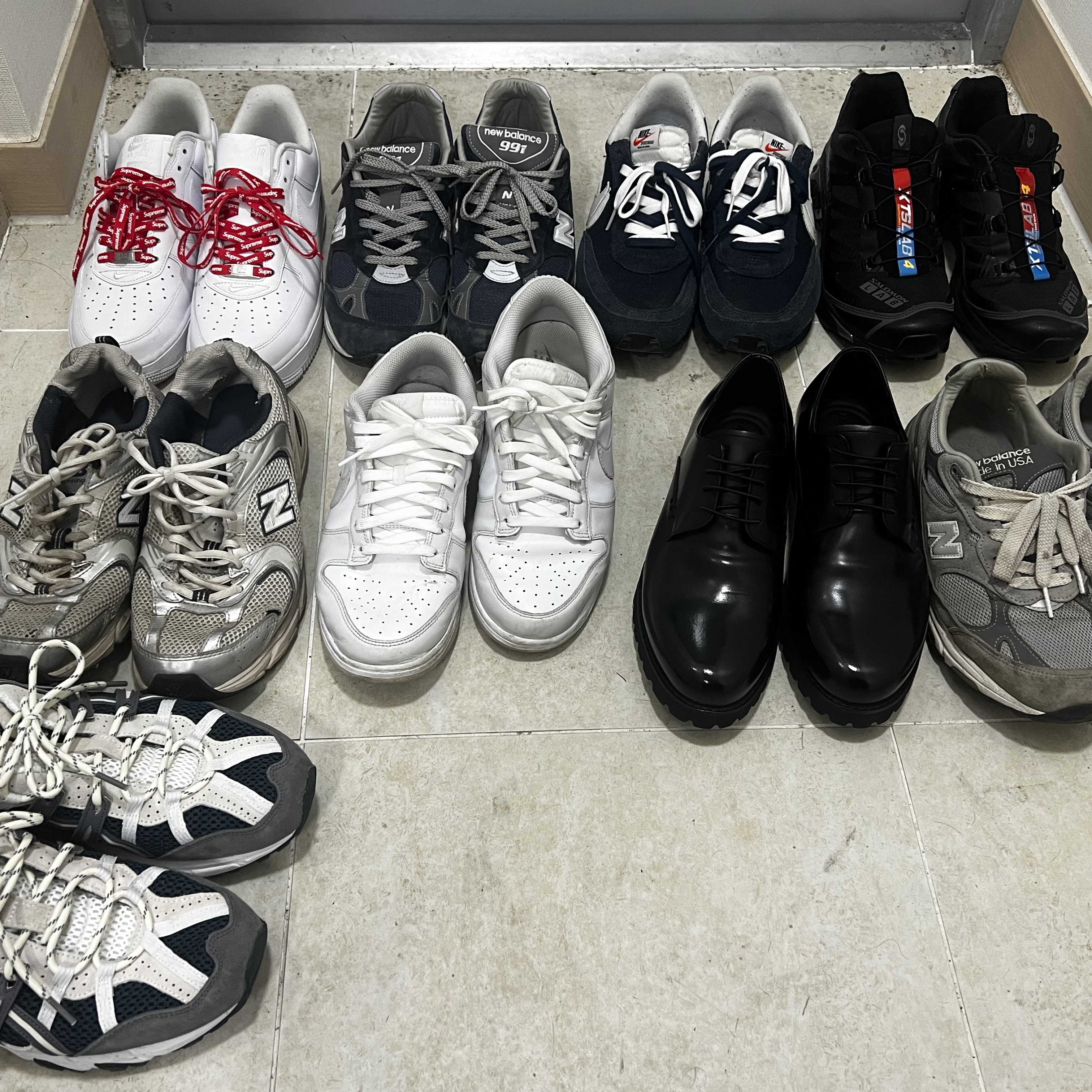 Nike x Supreme Air Force 1 Low White, New Balance 991 Made in UK Navy 착용 스타일