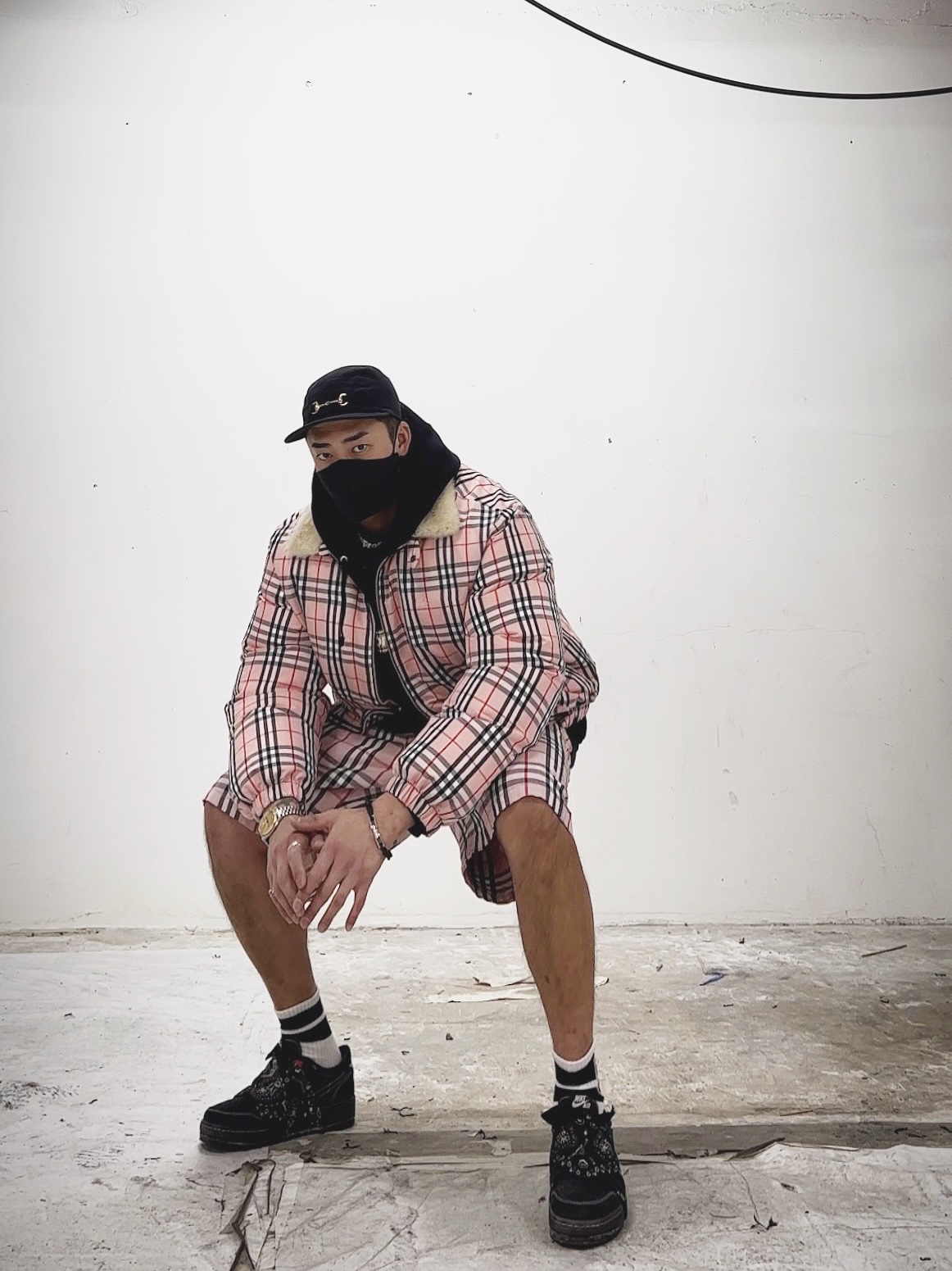 Supreme x Nike ACG Jersey Black - 22FW, Supreme x Burberry Box Logo Hooded Sweatshirt Black - 22SS 착용 스타일 - 3