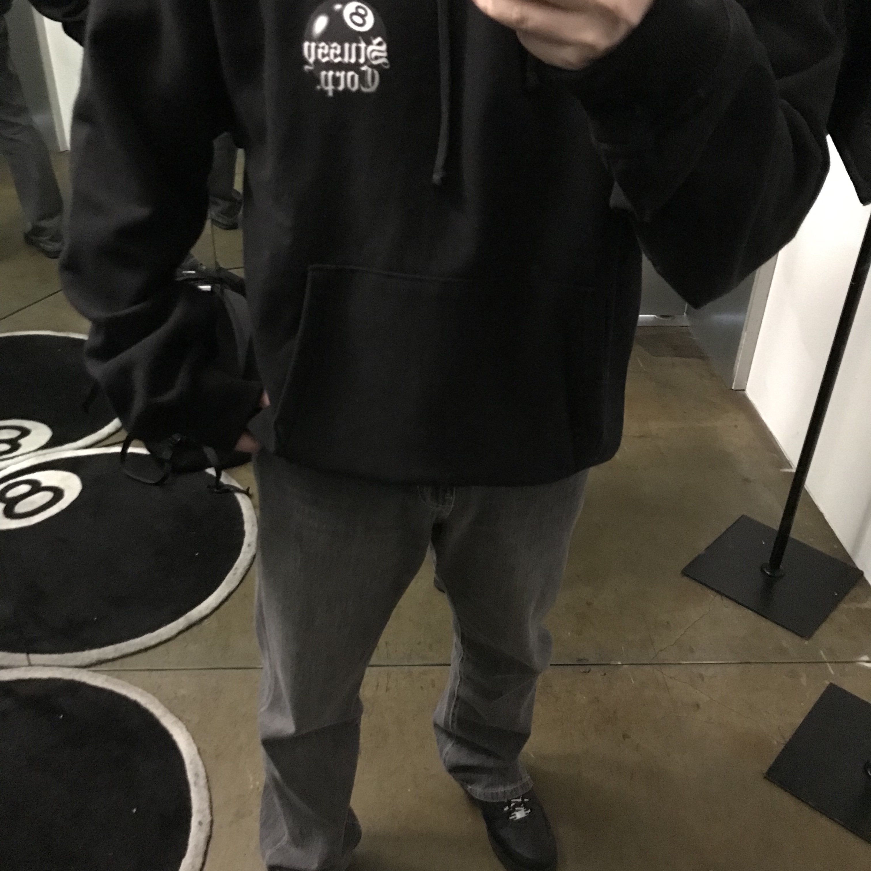 Stussy 8 Ball Corp Hoodie Black, Nike x Supreme Air Force 1 Low Black 착용 스타일