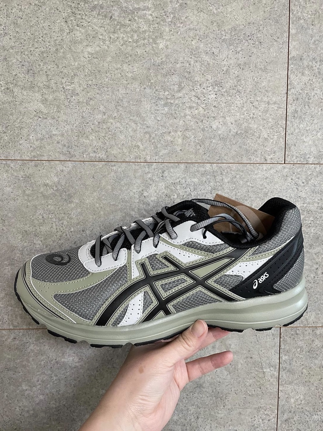 Asics Jog 100 S Sheet Rock - 2E Wide 착용 스타일