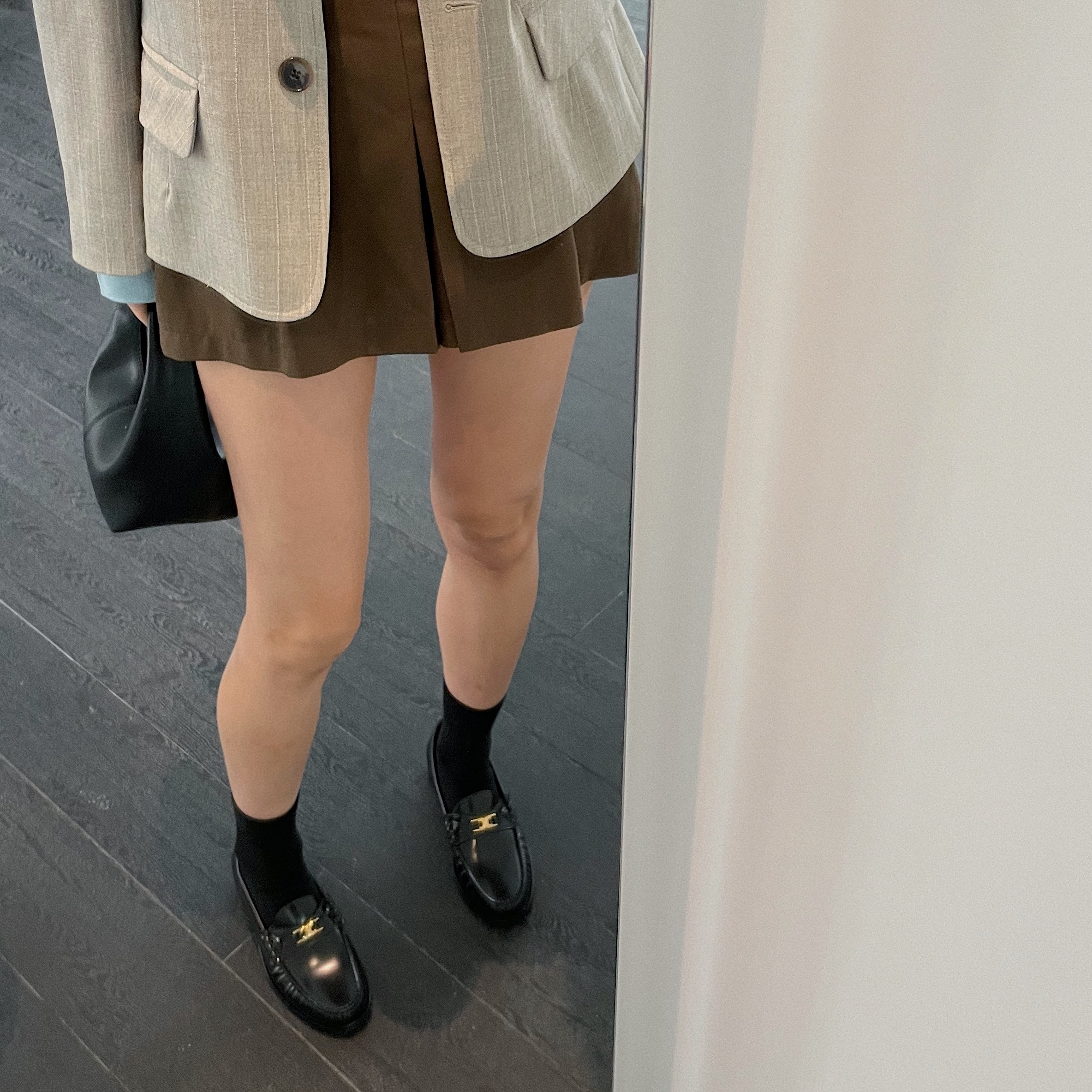 (W) Celine Luco Triomphe Loafers in Polished Calfskin Black 착용 스타일