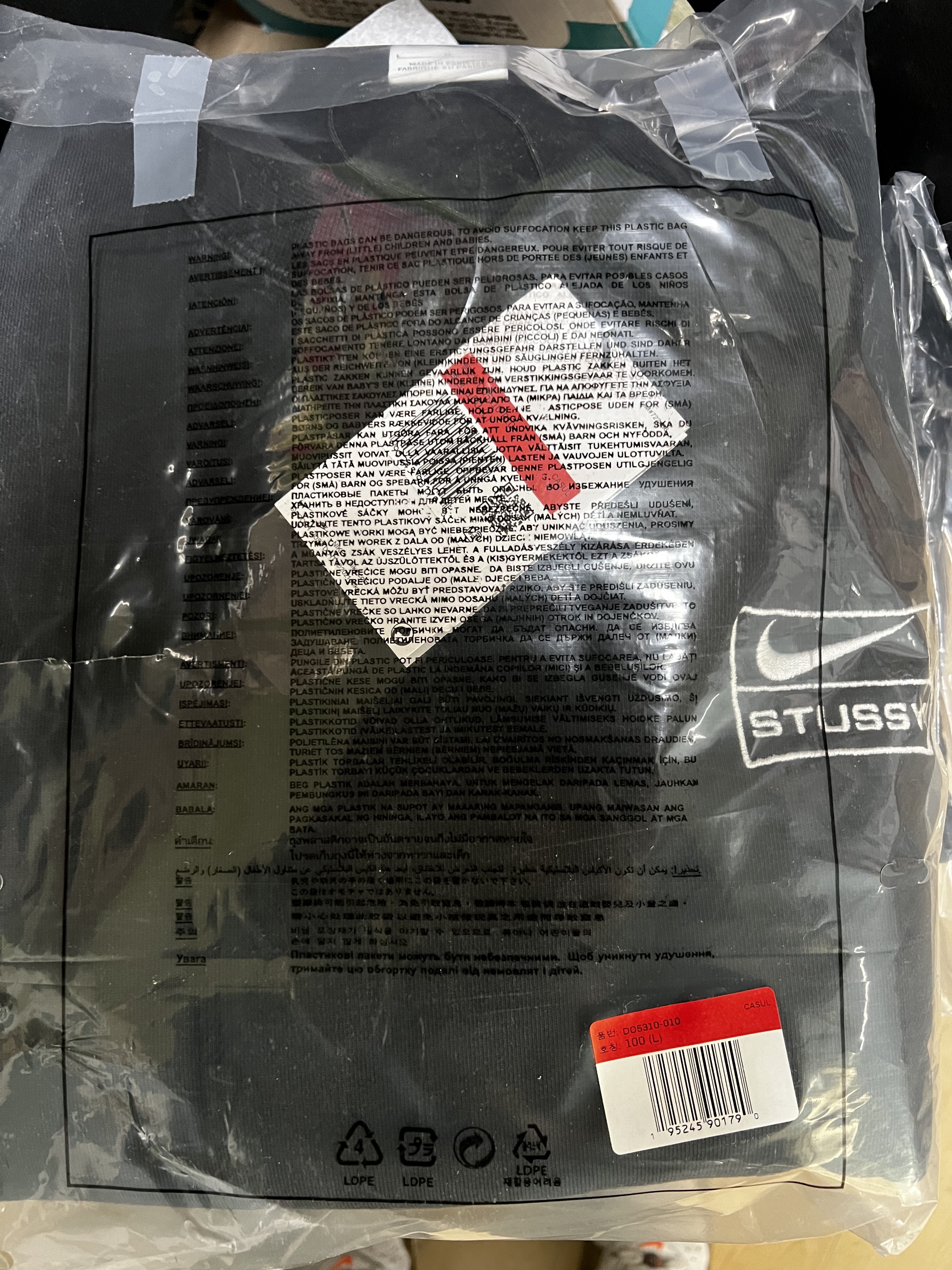 Nike x Stussy NRG Washed Fleece Crewneck Black (DO5310-010) 착용 스타일