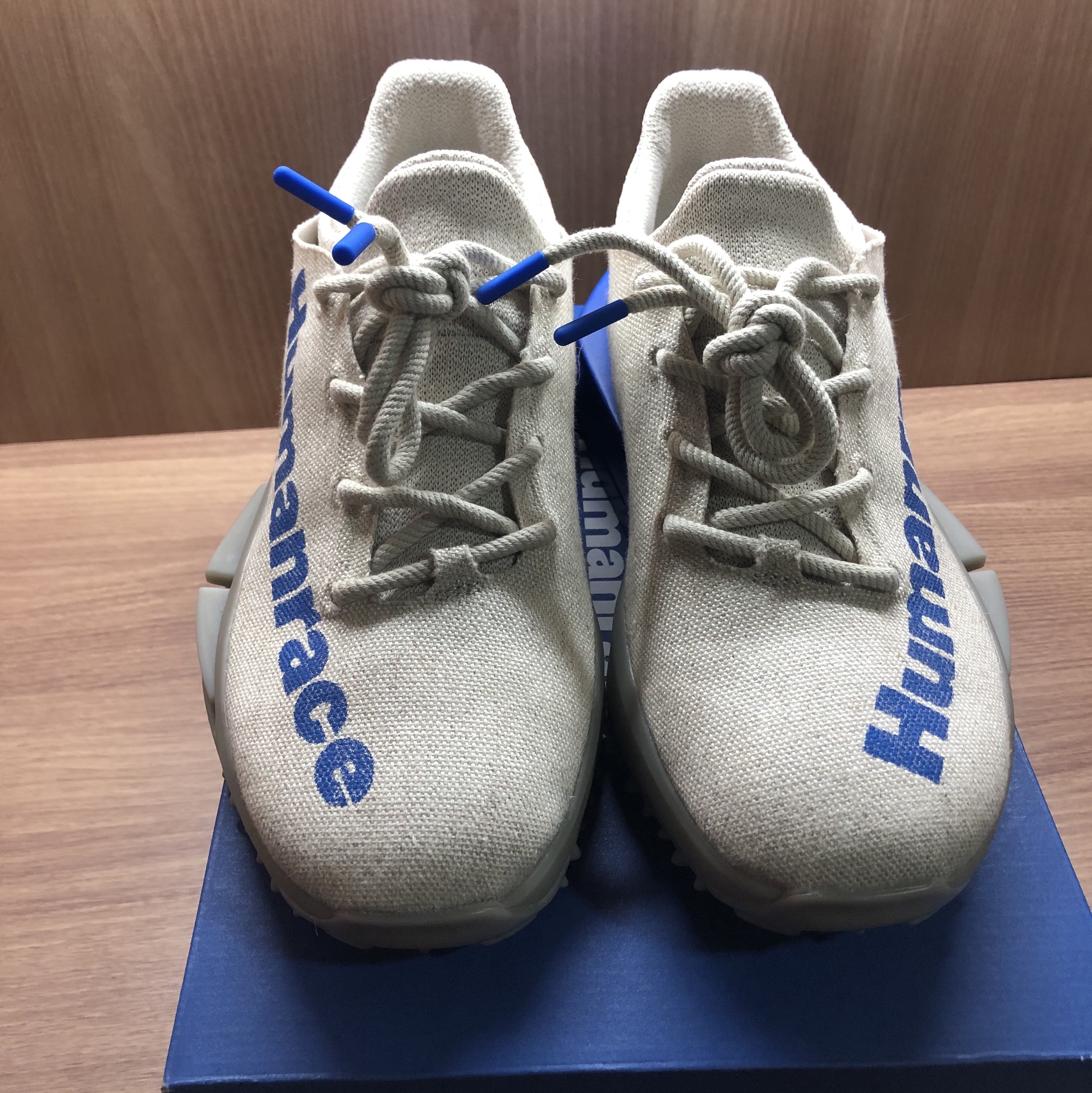 Adidas x Pharrell Williams Humanrace NMD S1 Mahbs Light Brown Bold Blue 착용 스타일 - 1
