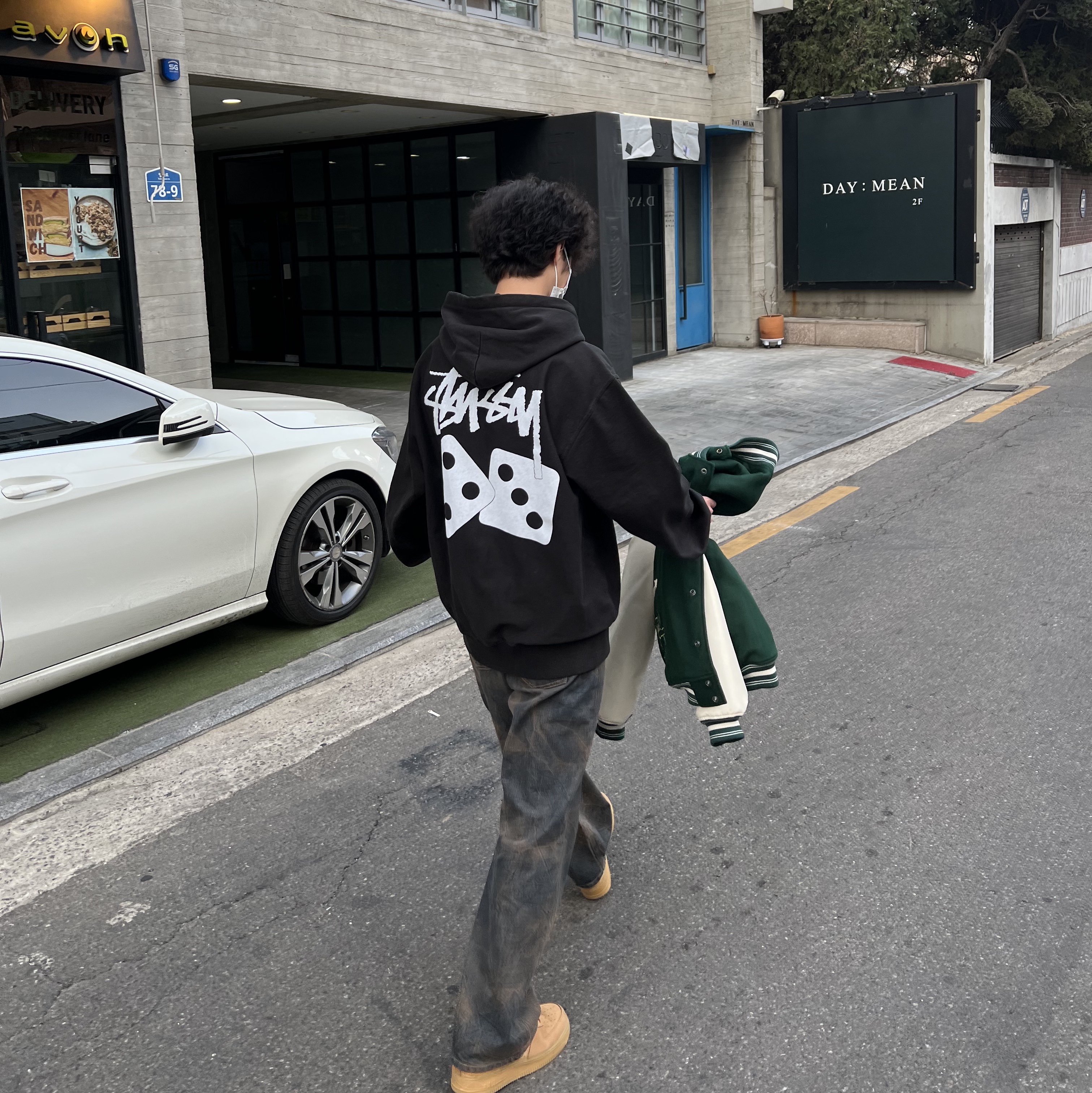 Stussy Dice Pigment Dyed Hoodie Black, Nike Air Force 1 '07 WB Flax 착용 스타일 - 1