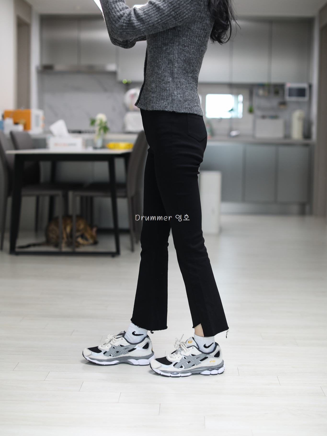 Asics Gel-NYC Black Clay Grey 착용 스타일 - 2