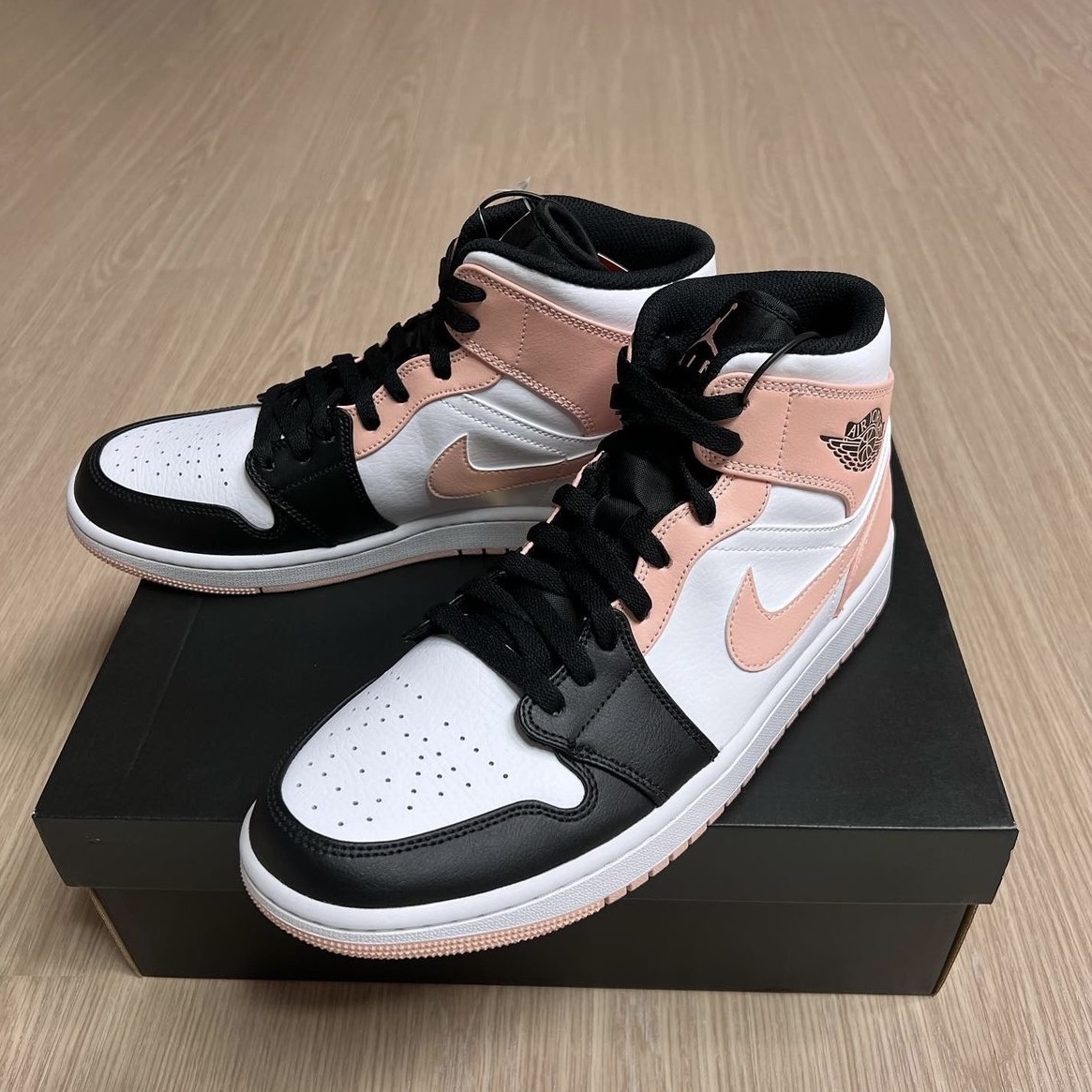 Jordan 1 Mid Arctic Orange 착용 스타일