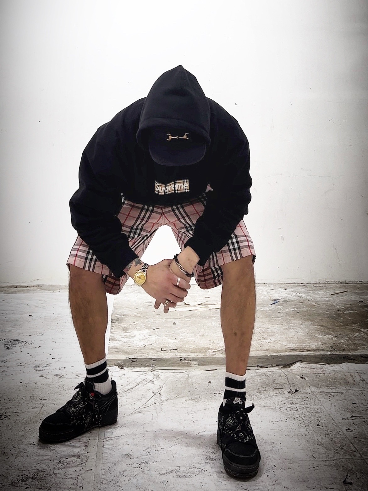 Supreme x Nike ACG Jersey Black - 22FW, Supreme x Burberry Box Logo Hooded Sweatshirt Black - 22SS 착용 스타일 - 4