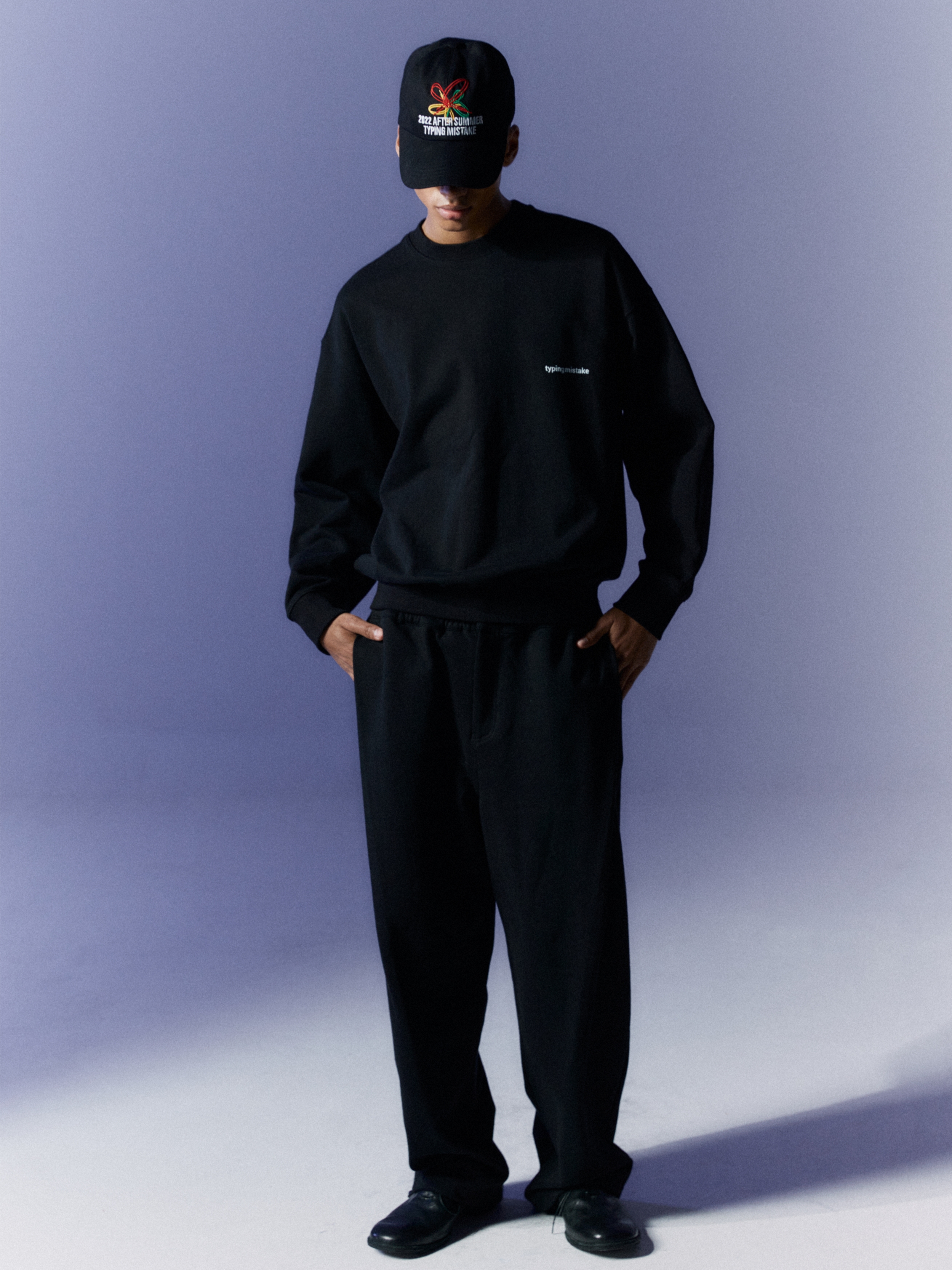 Typing Mistake Love Sweatshirt Black - 22FW, Typing Mistake 22 After Summer Embroidery Ball Cap Black - 22FW 착용 스타일