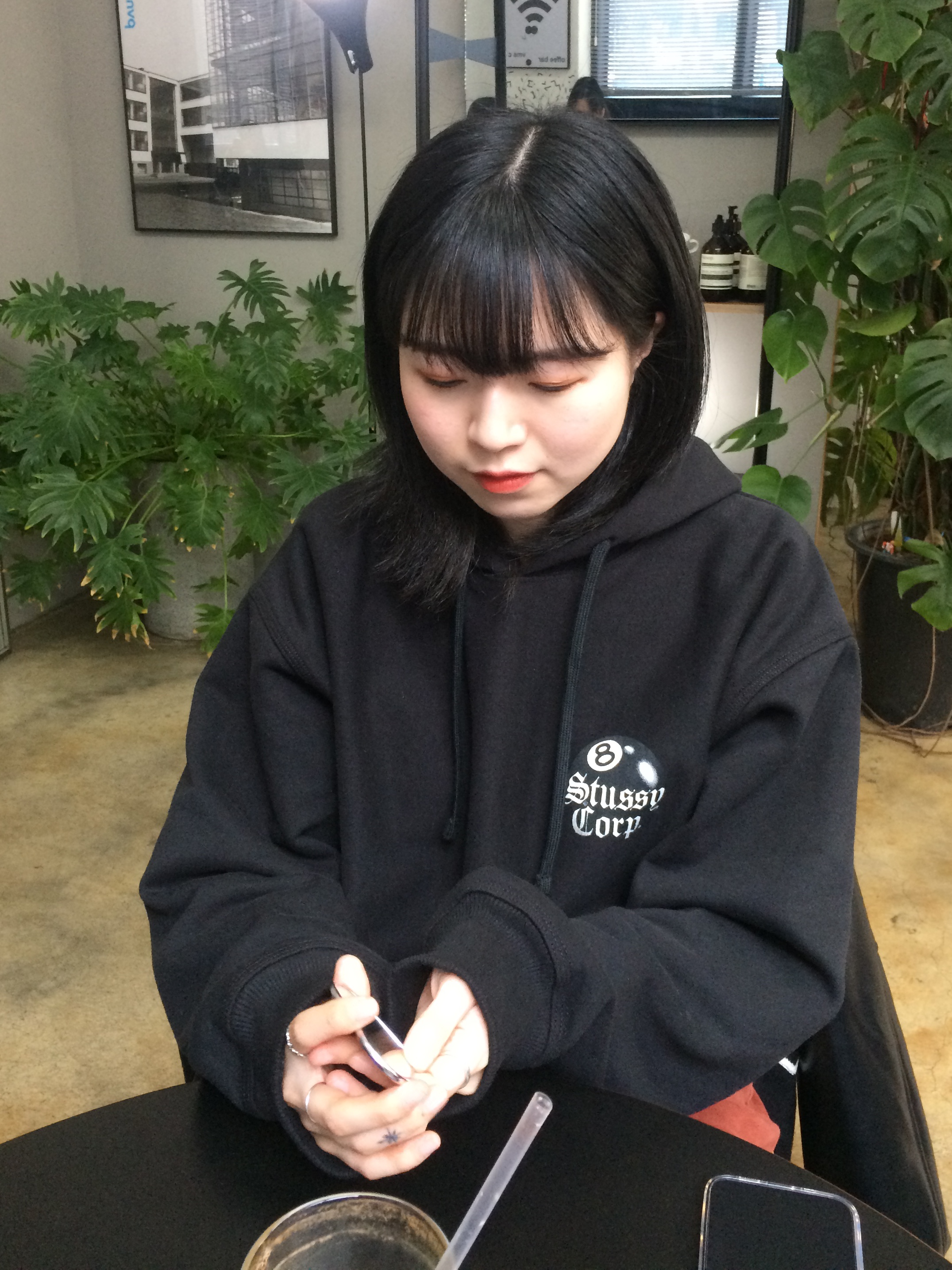 Stussy 8 Ball Corp Hoodie Black, Adidas Superstar Core Black White 착용 스타일 - 3