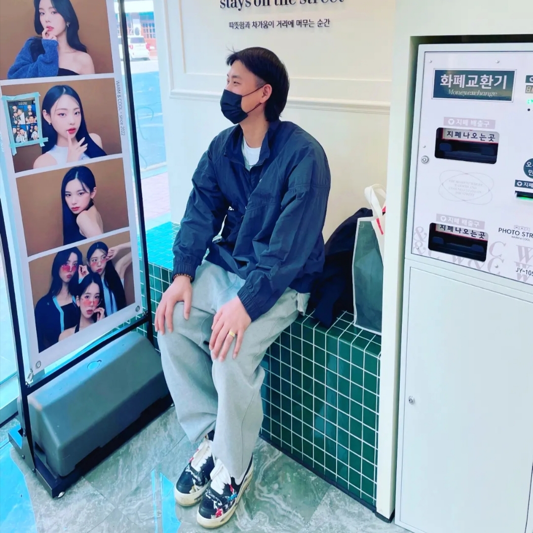 Nike x Stussy Windrunner Jacket Off Noir, Nike x Peaceminusone Air Force 1 Low Para-Noise 착용 스타일