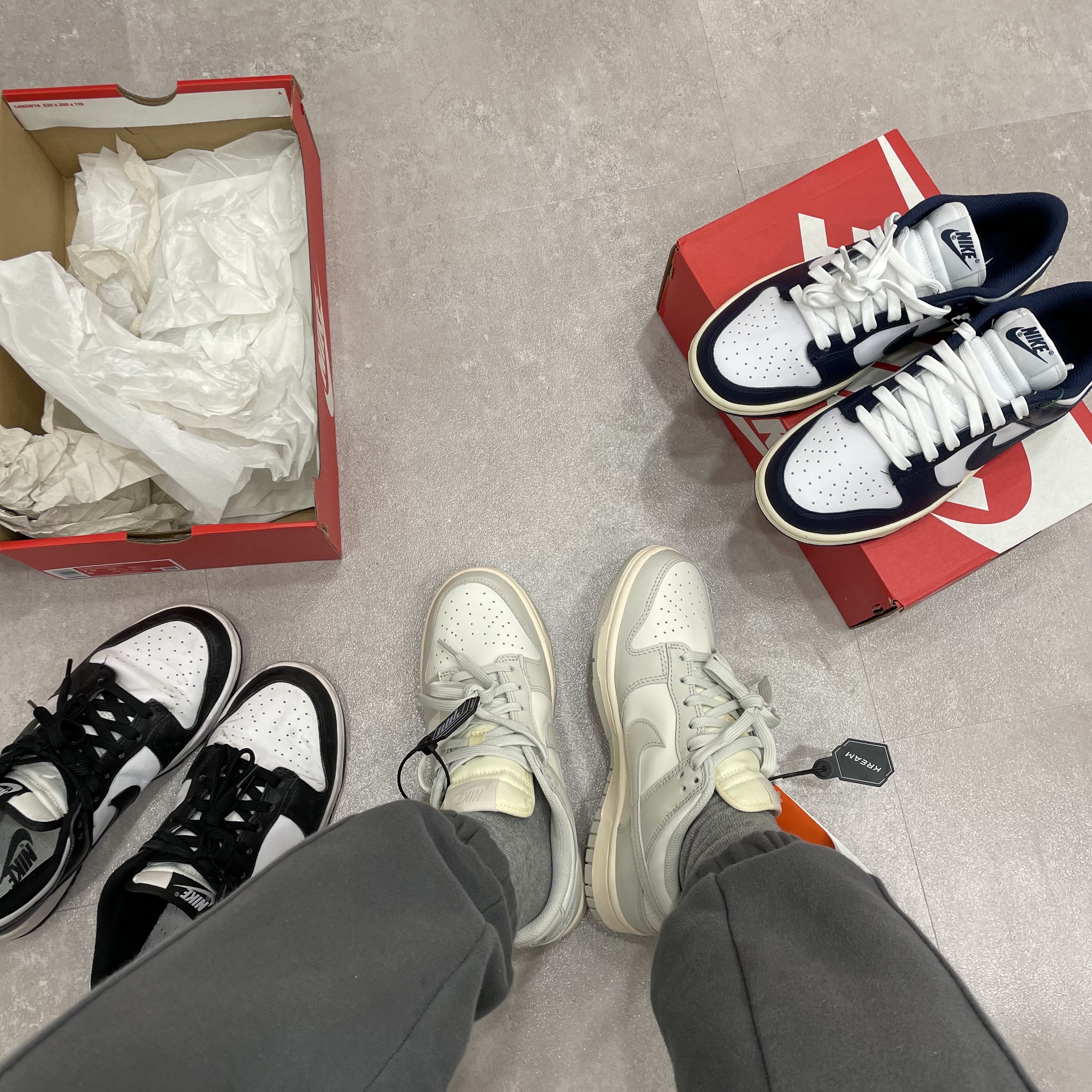 (W) Nike Dunk Low Light Bone, (W) Nike Dunk Low Vintage Midnight Navy 착용 스타일