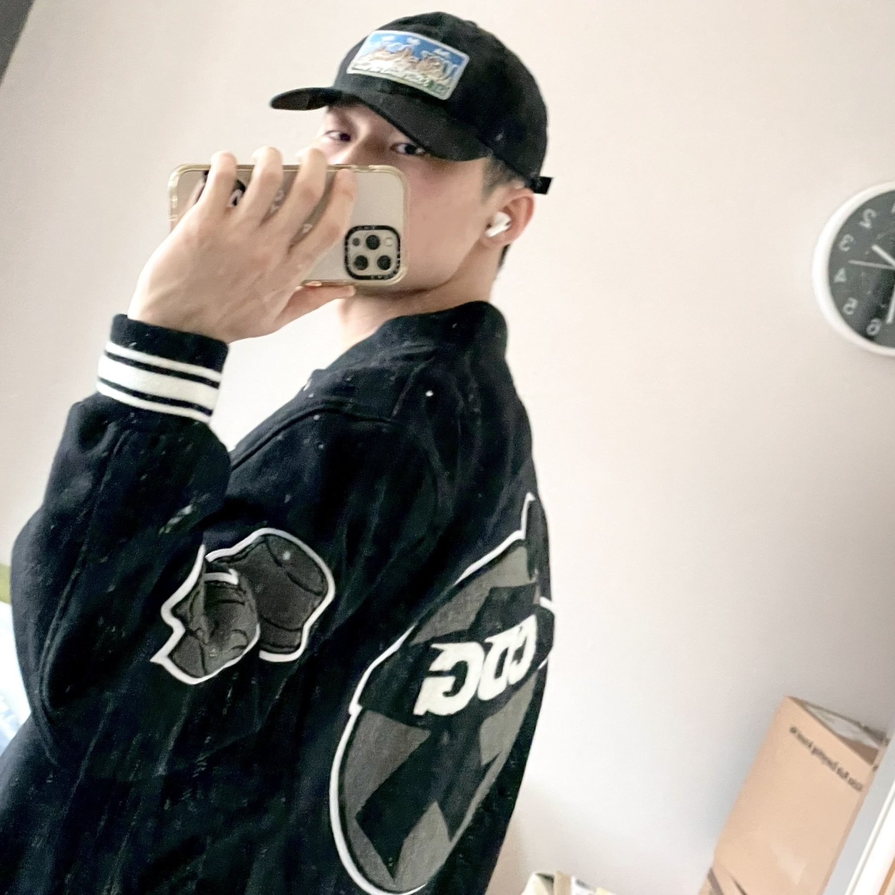 Stussy x CDG Varsity Jacket 착용 스타일 - 1