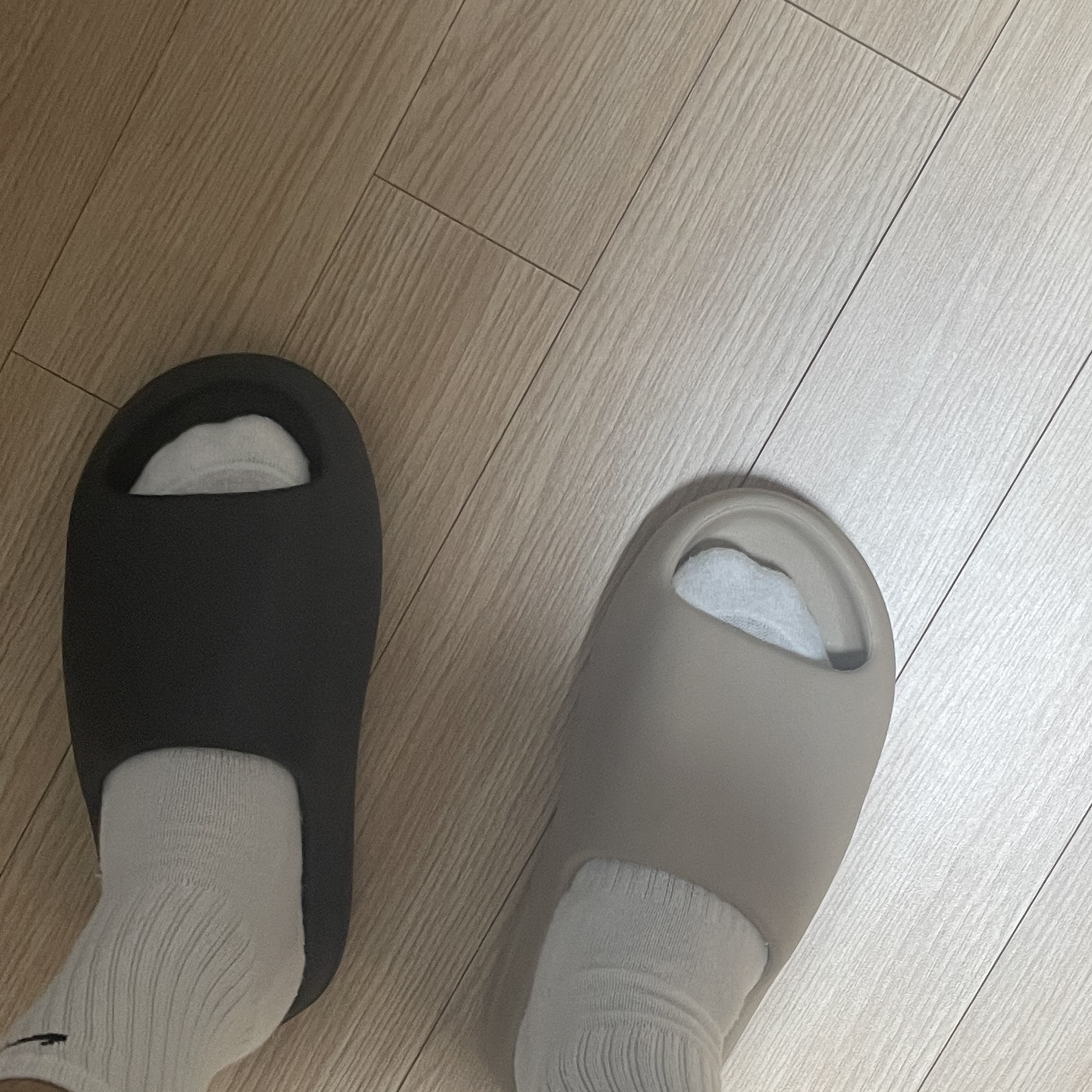 Adidas Yeezy Slide Onyx, Adidas Yeezy Slide Bone 2022/2023 착용 스타일