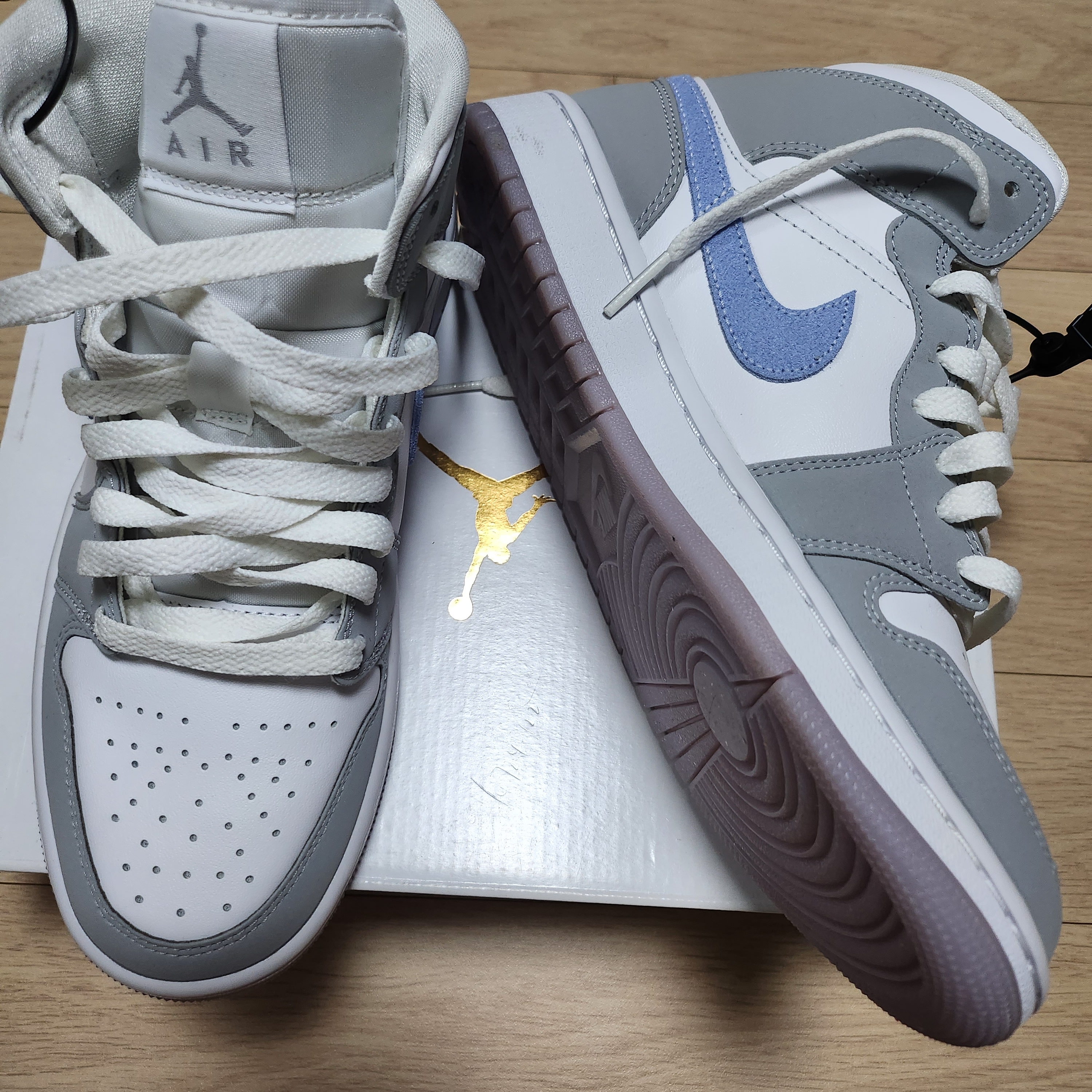 (W) Jordan 1 Mid Wolf Grey 착용 스타일 - 2