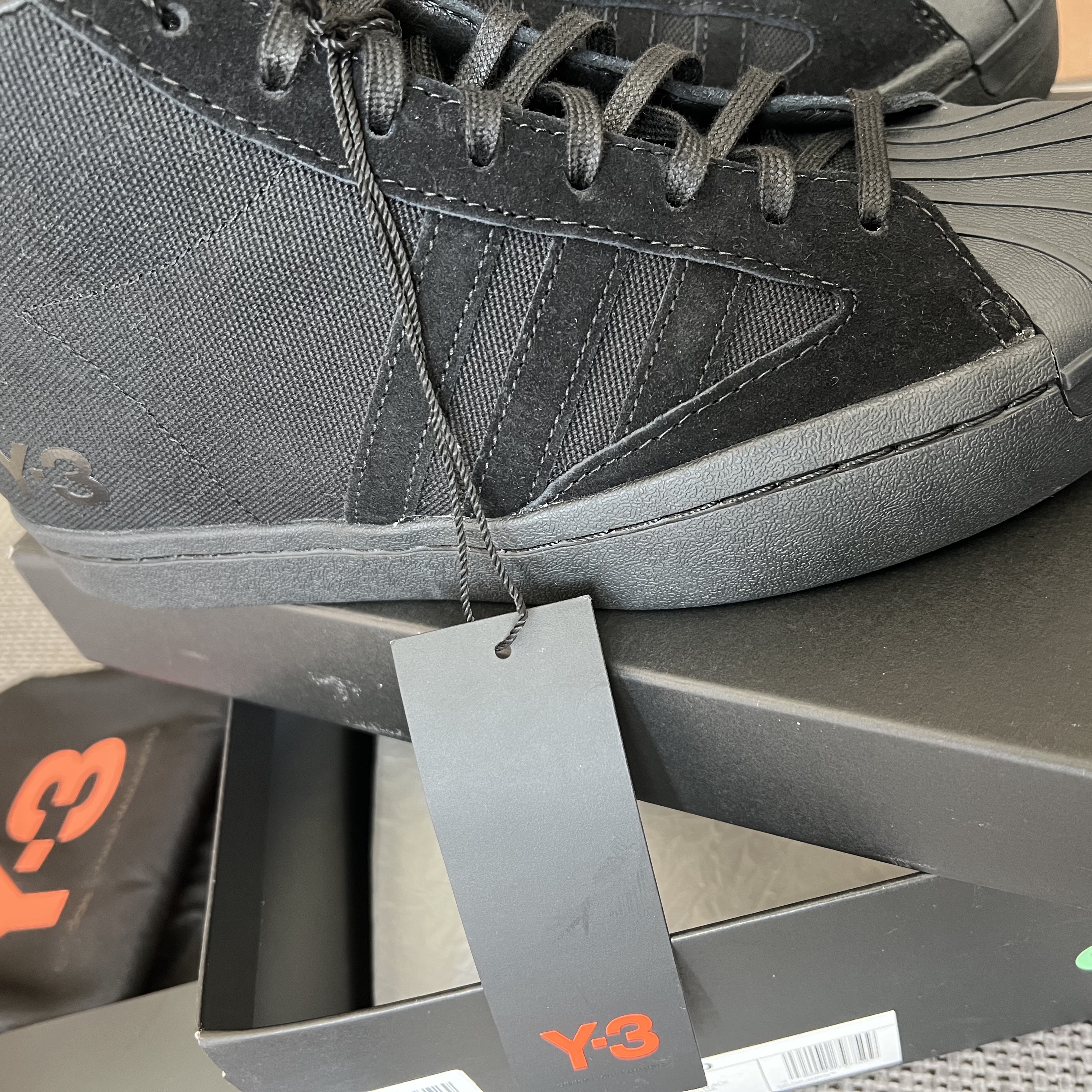 Y-3 Yohji Pro Triple Black 착용 스타일