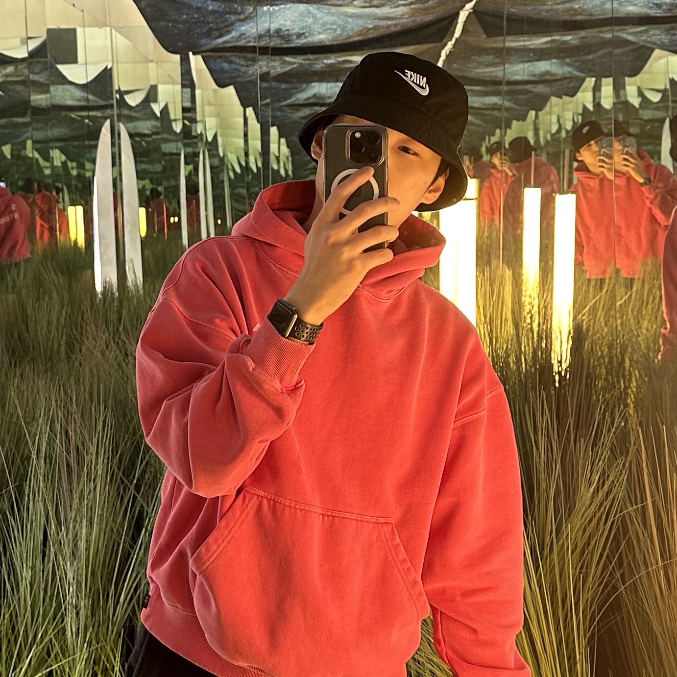 IAB Studio Pigment Hoodie & Sack Coral, (W) Nike Air Force 1 Low Gorge Green 착용 스타일