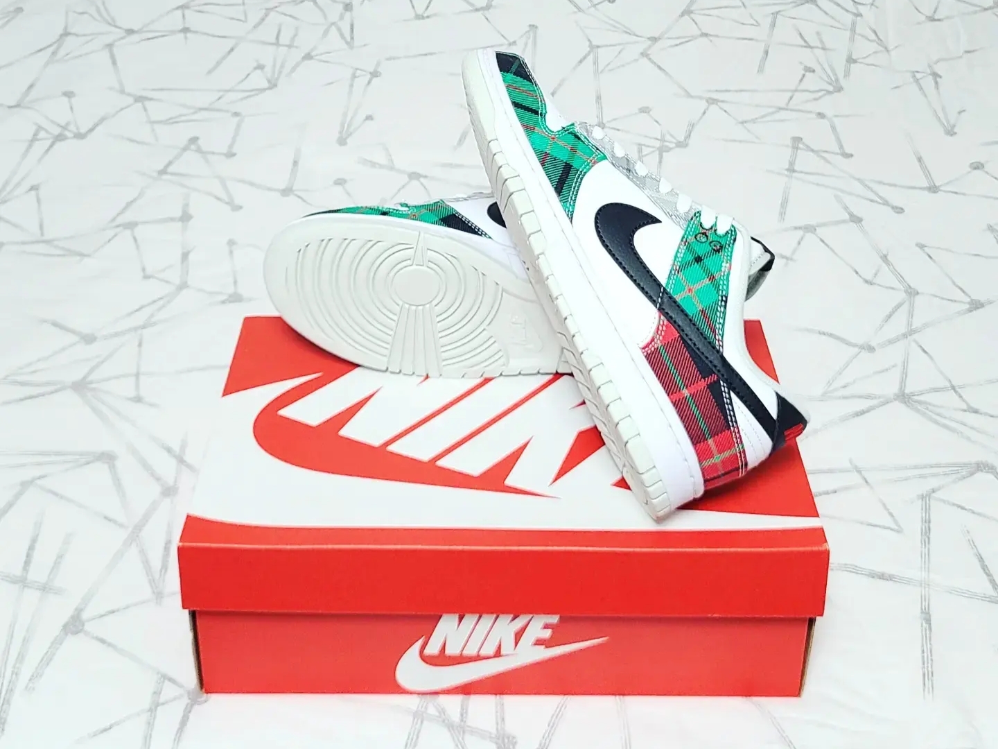 Nike Dunk Low Retro PRM White and Black 착용 스타일 - 4