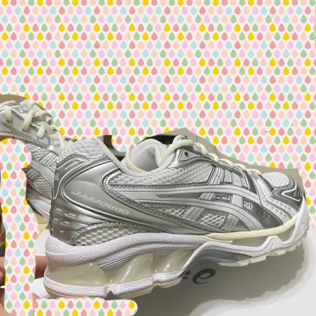 Asics x JJJJound Gel-Kayano 14 Silver White 착용 스타일 - 2