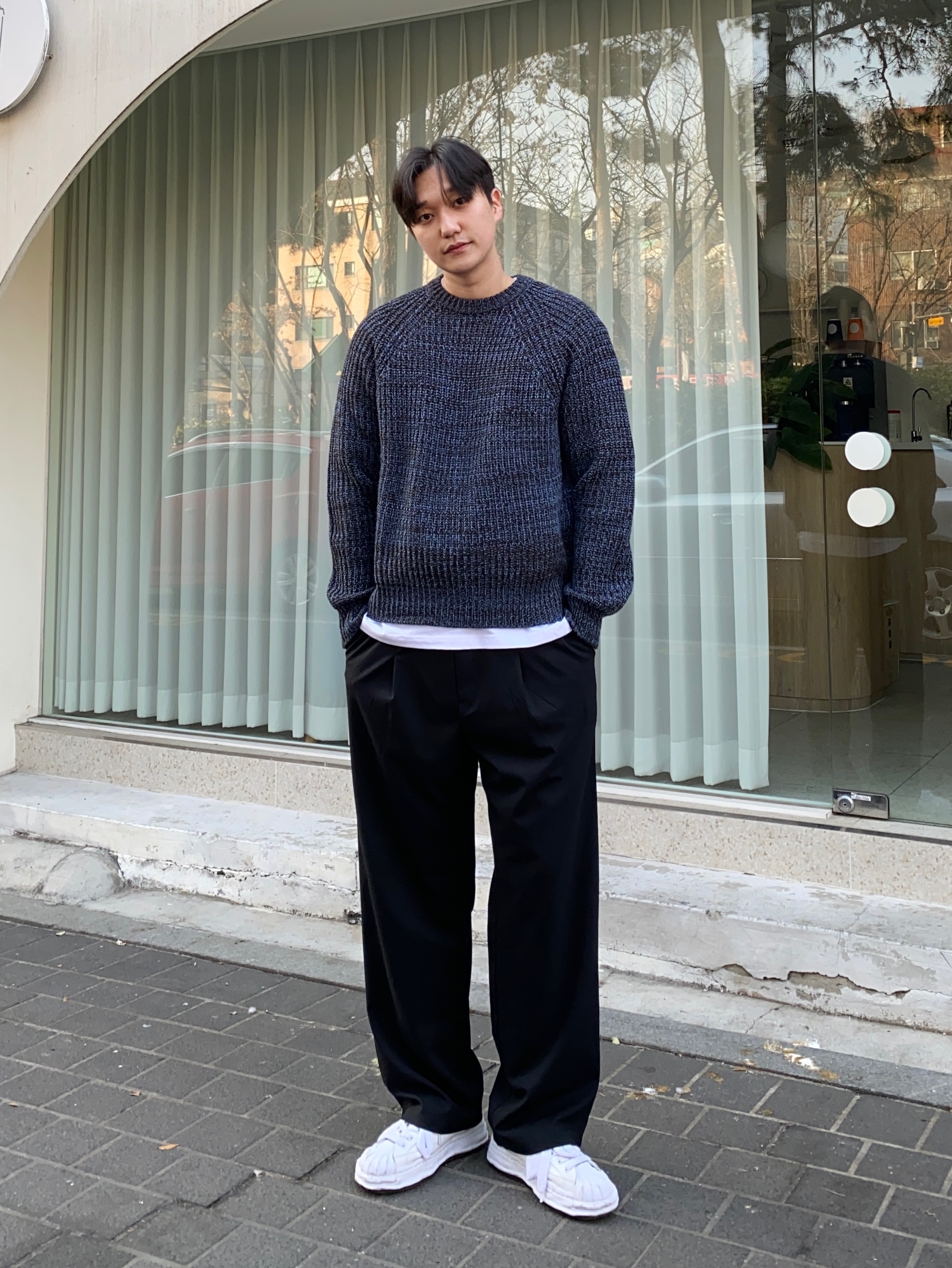 Maison Mihara Yasuhiro Blakey OG Sole Leather Low-top Sneakers White 착용 스타일 - 1