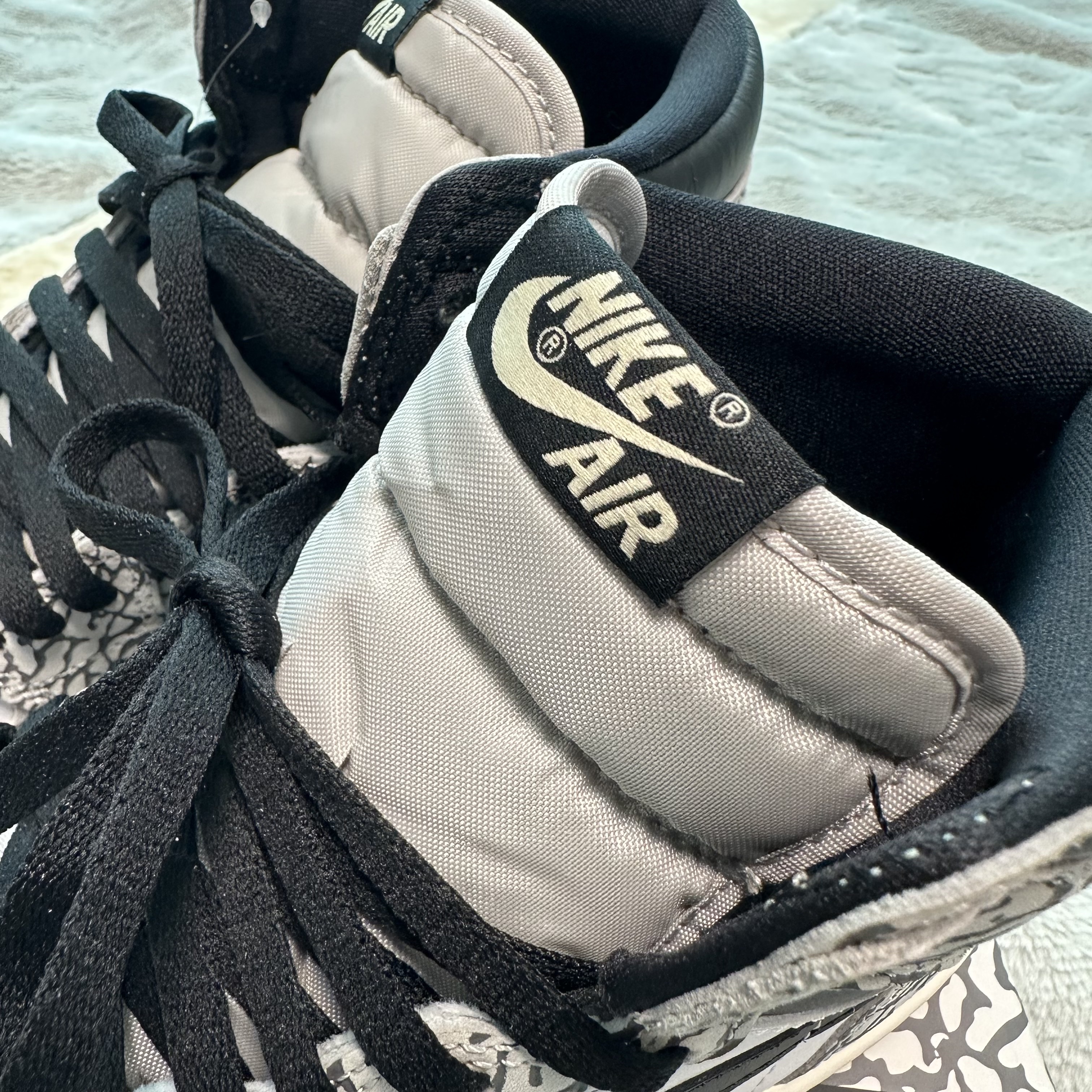 Jordan 1 Retro High OG White Cement 착용 스타일 - 2