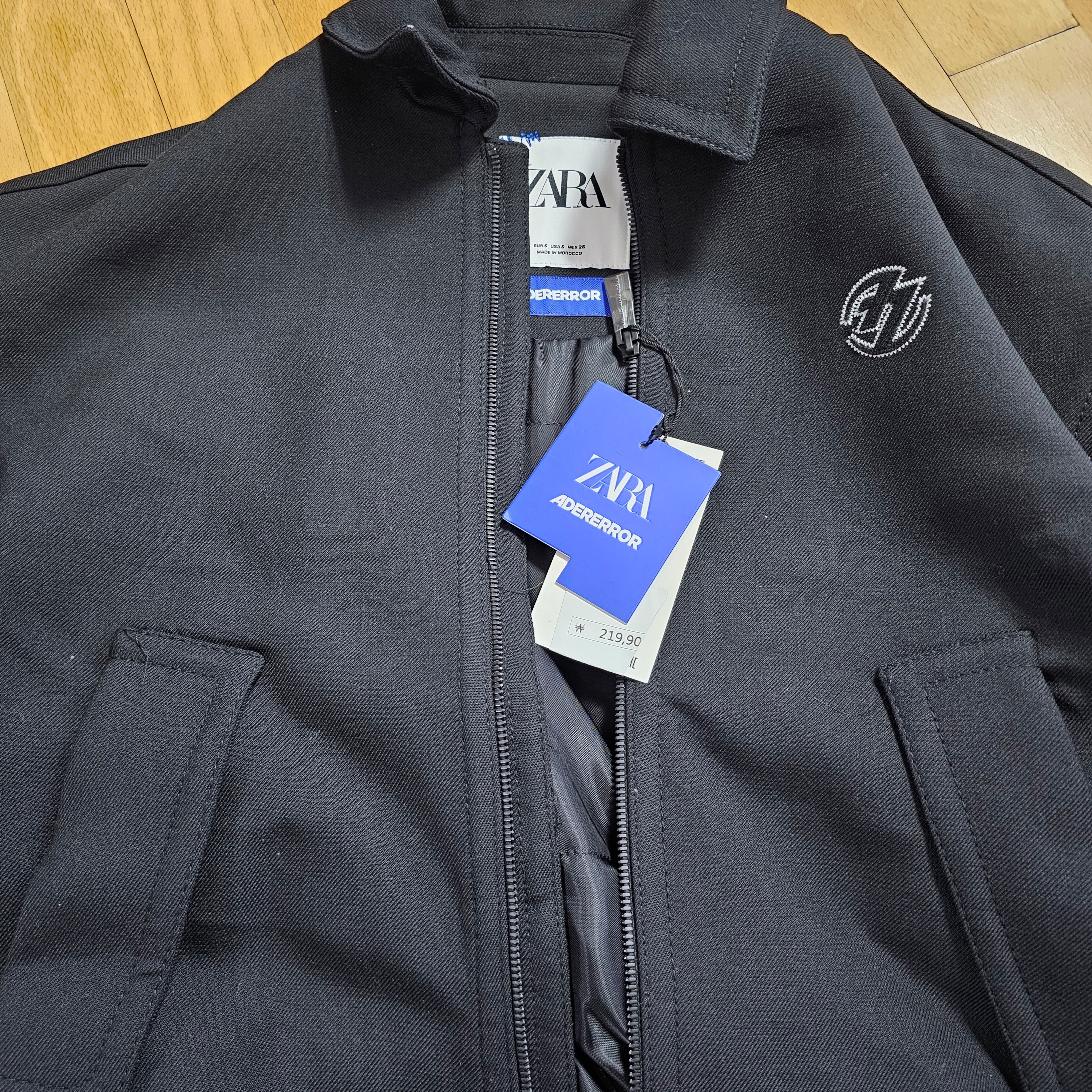 Zara x Ader Error Oversize Collar Bomber Jacket Black 착용 스타일