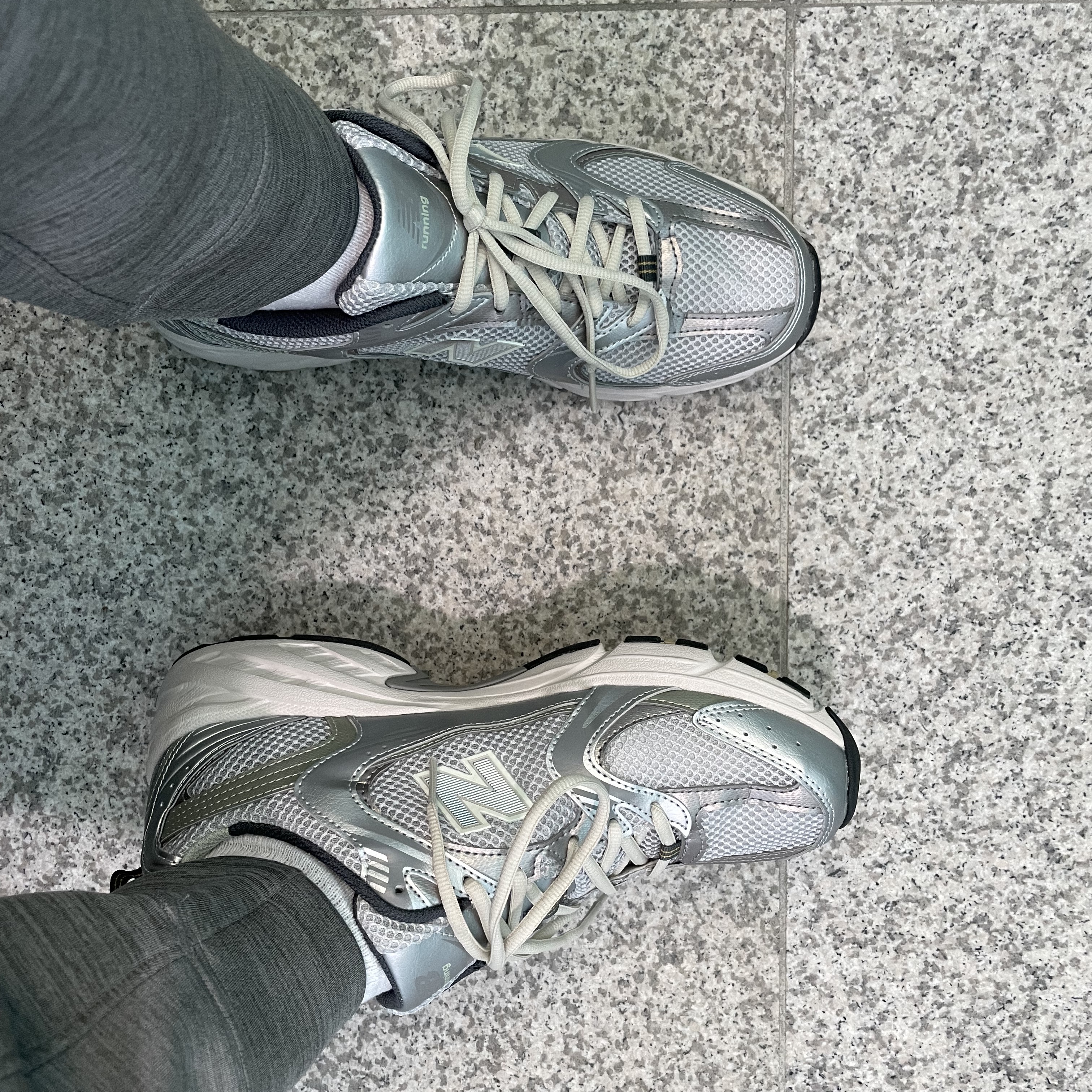New Balance 530 Earth 착용 스타일