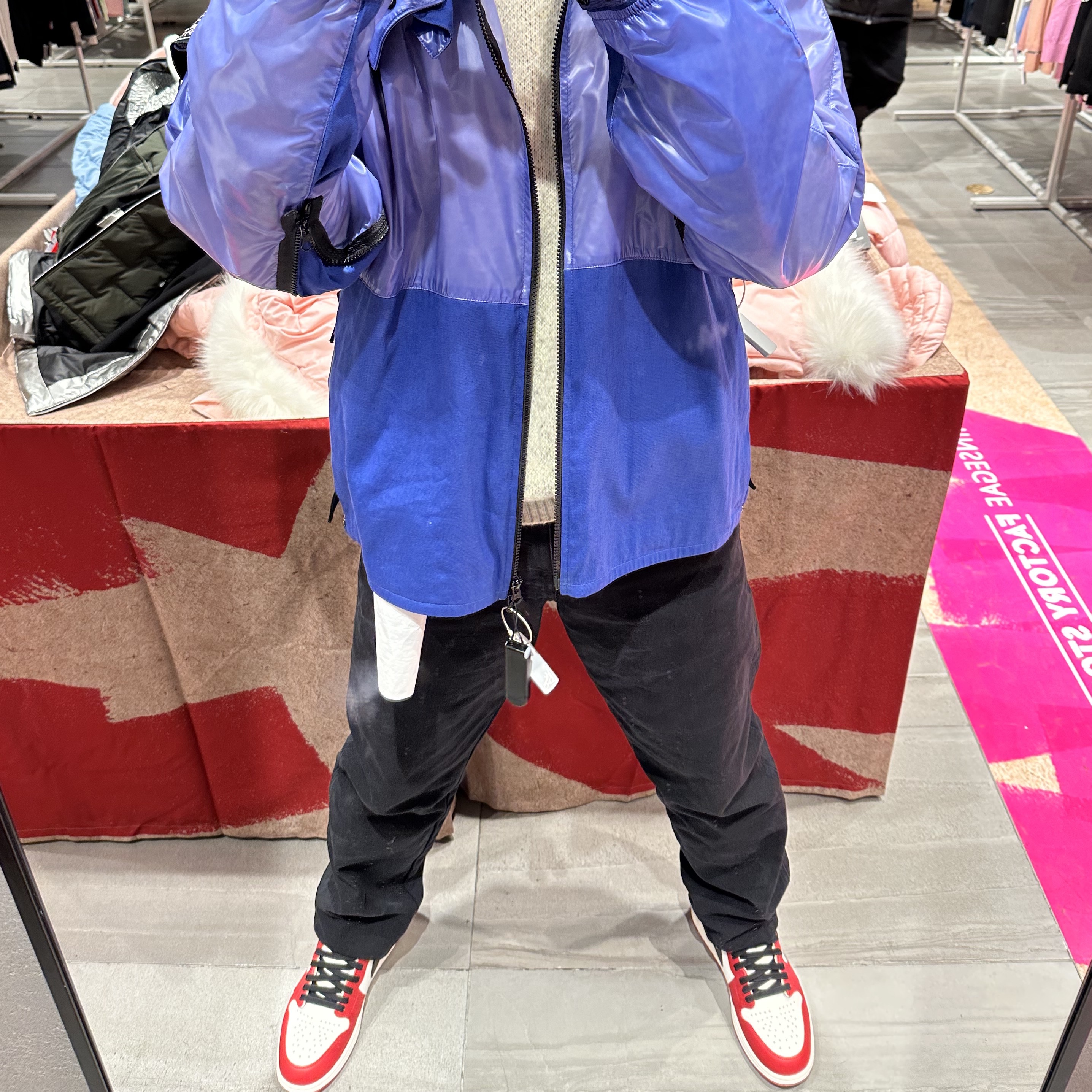 Jordan 1 Retro High OG Chicago 2022, Stone Island 41599 Heat Reactive Lamy Cotton Linen Tela Jacket Bluette - 22SS 착용 스타일 - 1