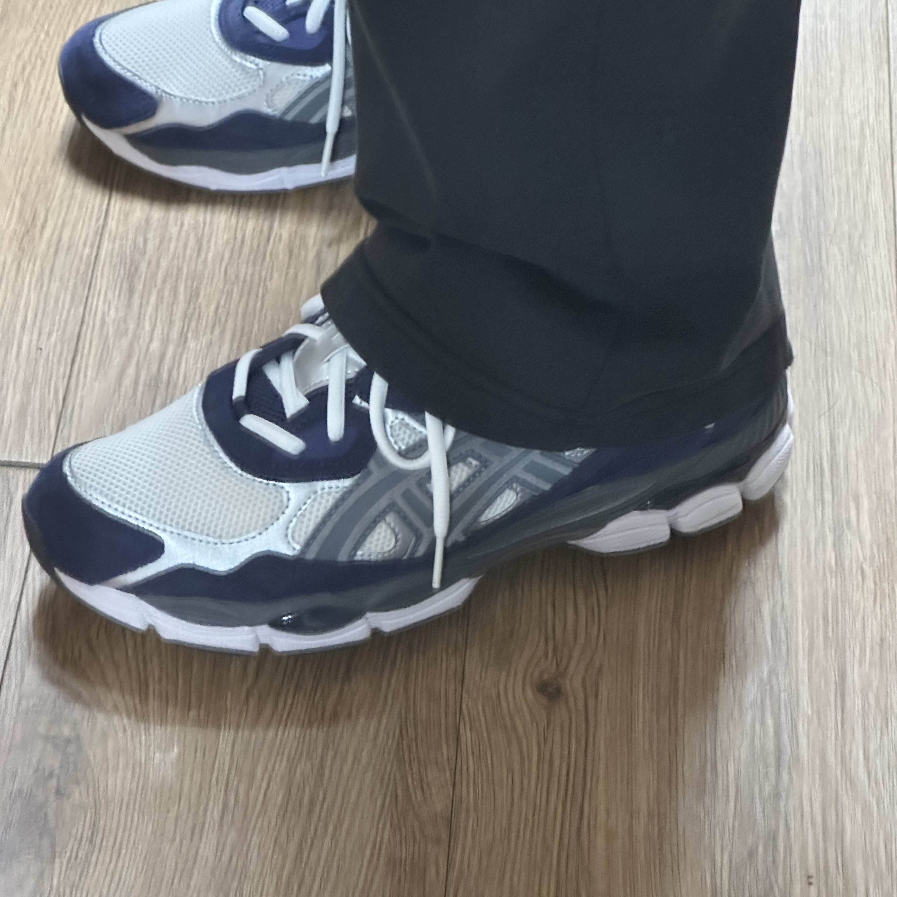 Asics Gel-NYC Cream Steel Grey 착용 스타일 - 1