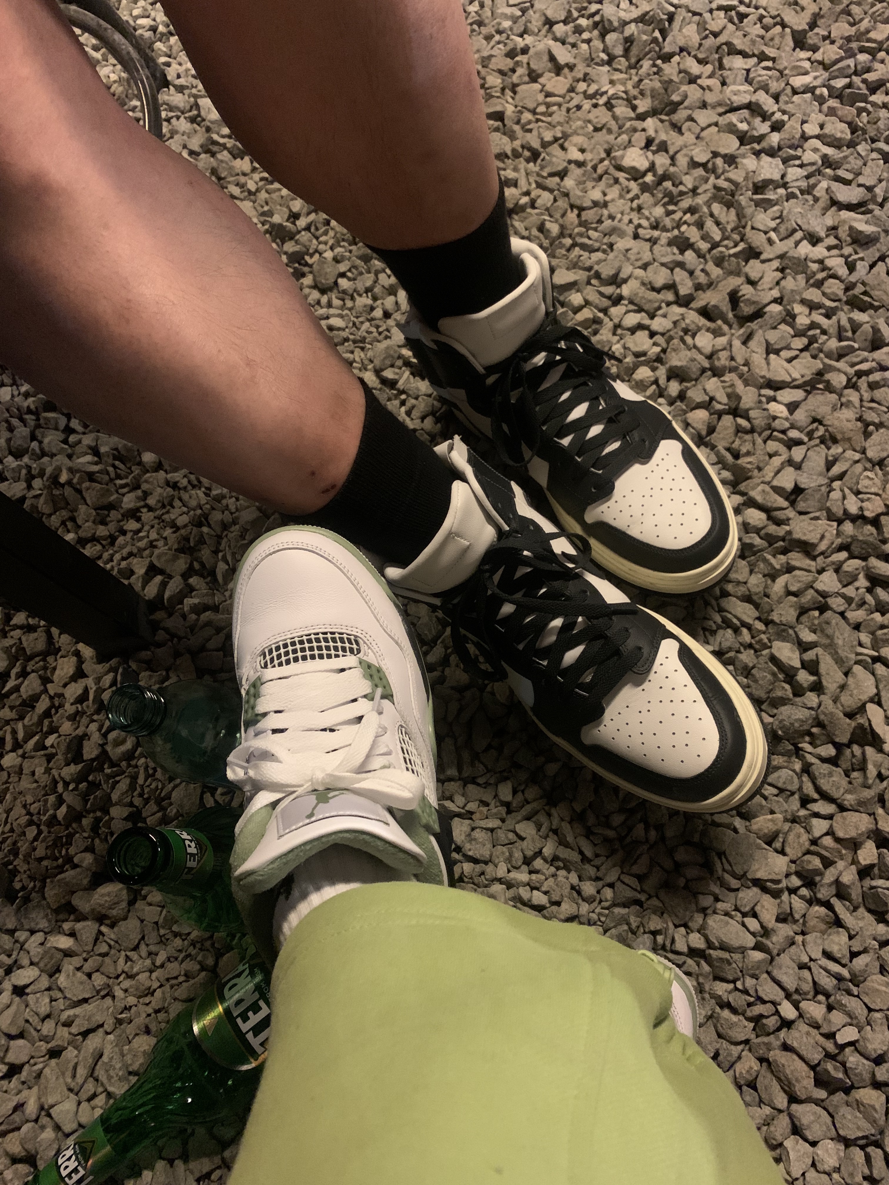 (W) Jordan 4 Retro Oil Green, (W) Jordan 1 Elevate High Dark Ash 착용 스타일 - 2