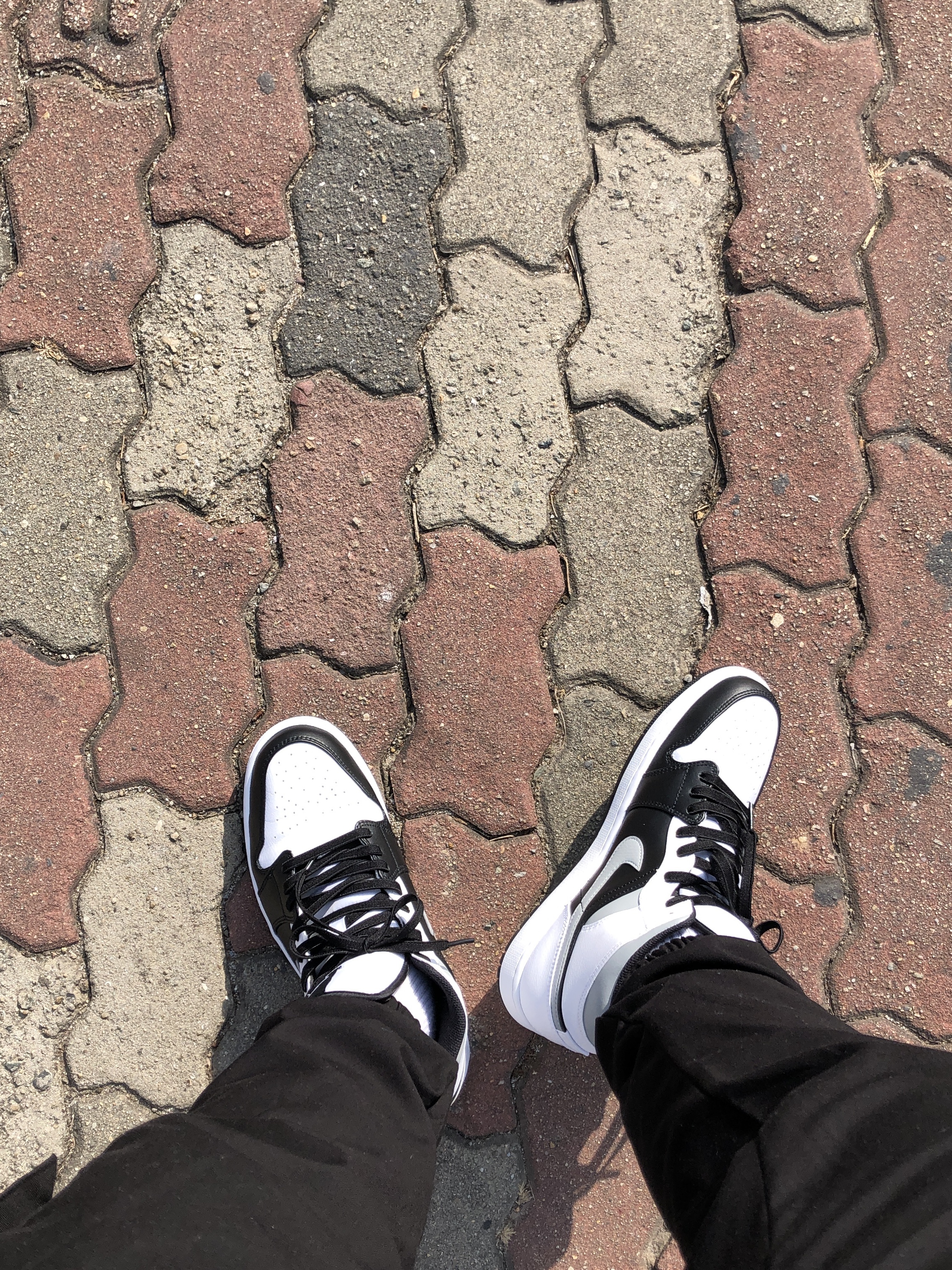Jordan 1 Mid White Shadow 착용 스타일
