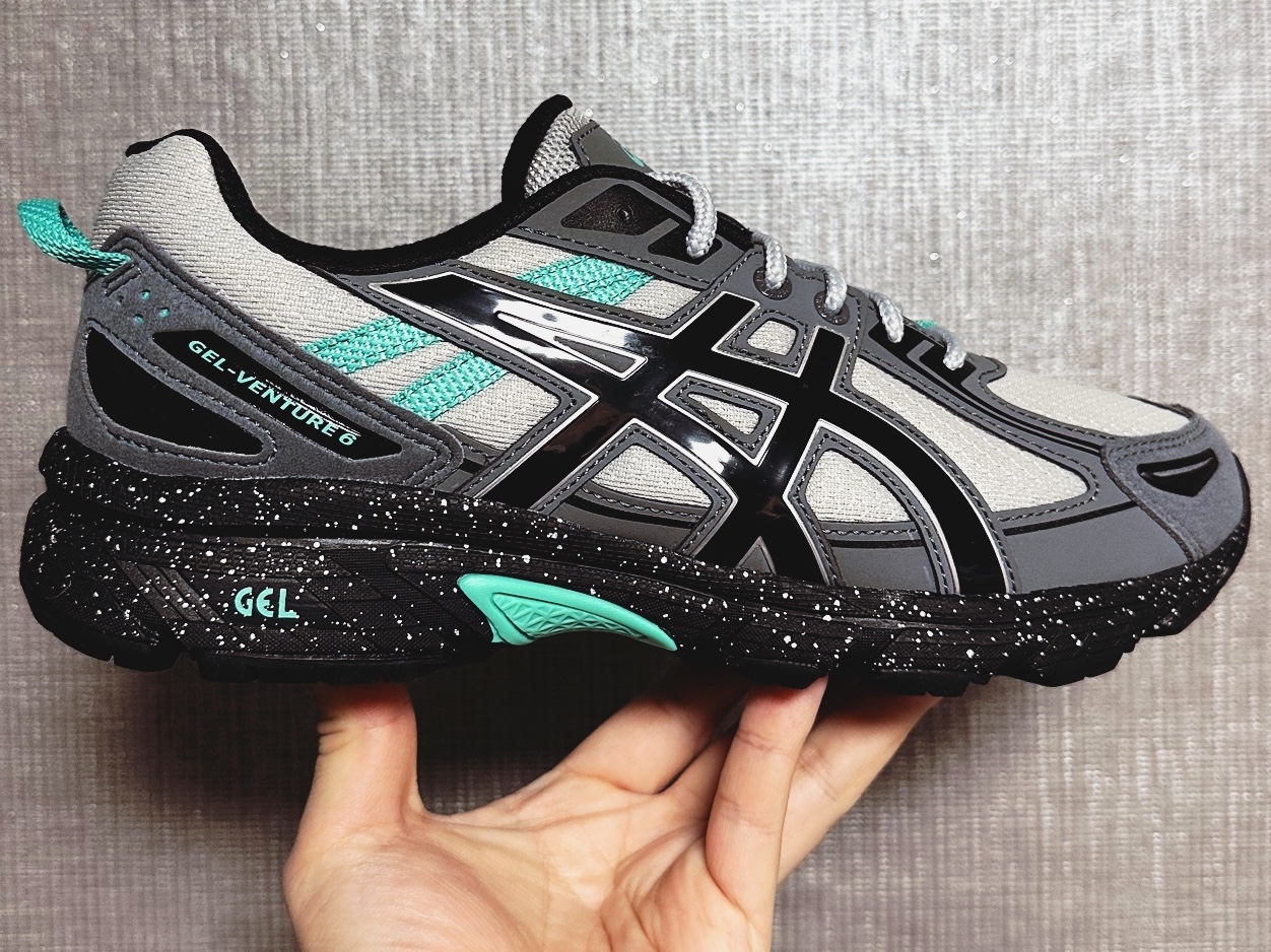 Asics Gel-Venture 6 Mid Grey Black 착용 스타일 - 1
