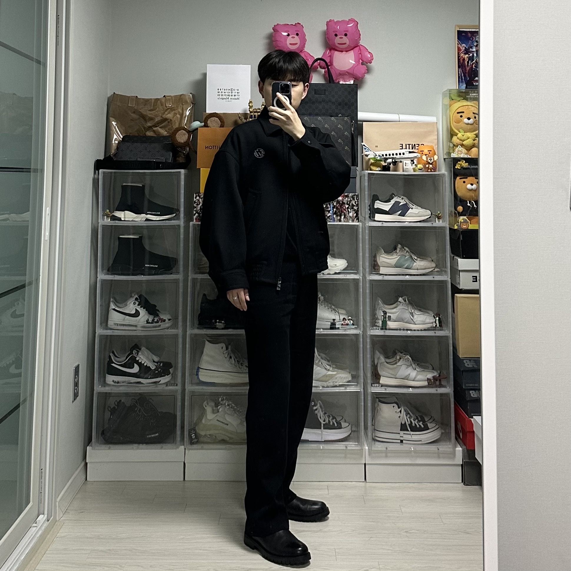 Zara x Ader Error Oversize Collar Bomber Jacket Black, Ader Error Trace Admore Crossbody Bag Black 착용 스타일 - 3