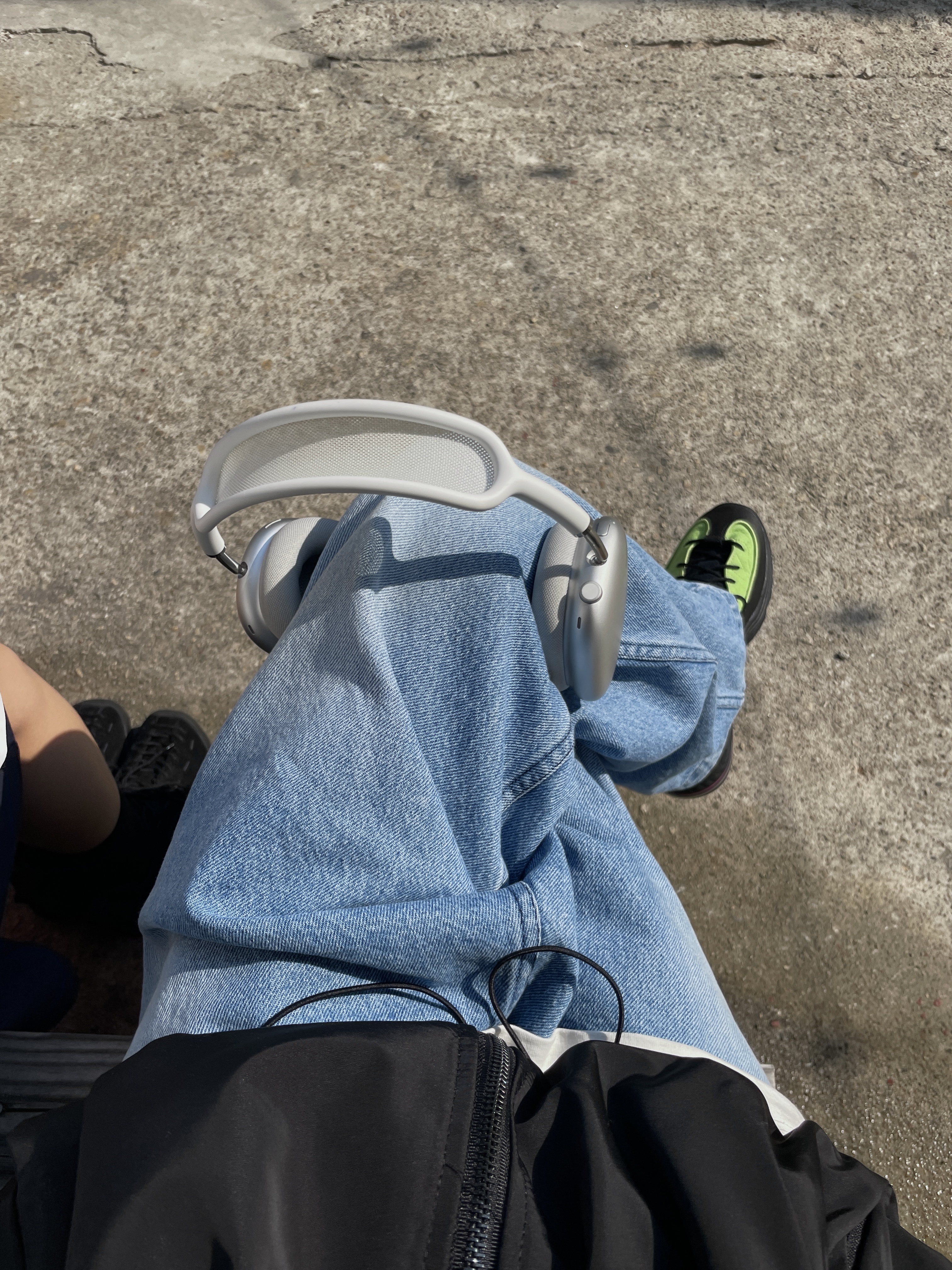 Nike x Stussy Air Penny II Vivid Green and Black, Apple AirPods Max Lightning Silver (Korean Ver.) 착용 스타일 - 5